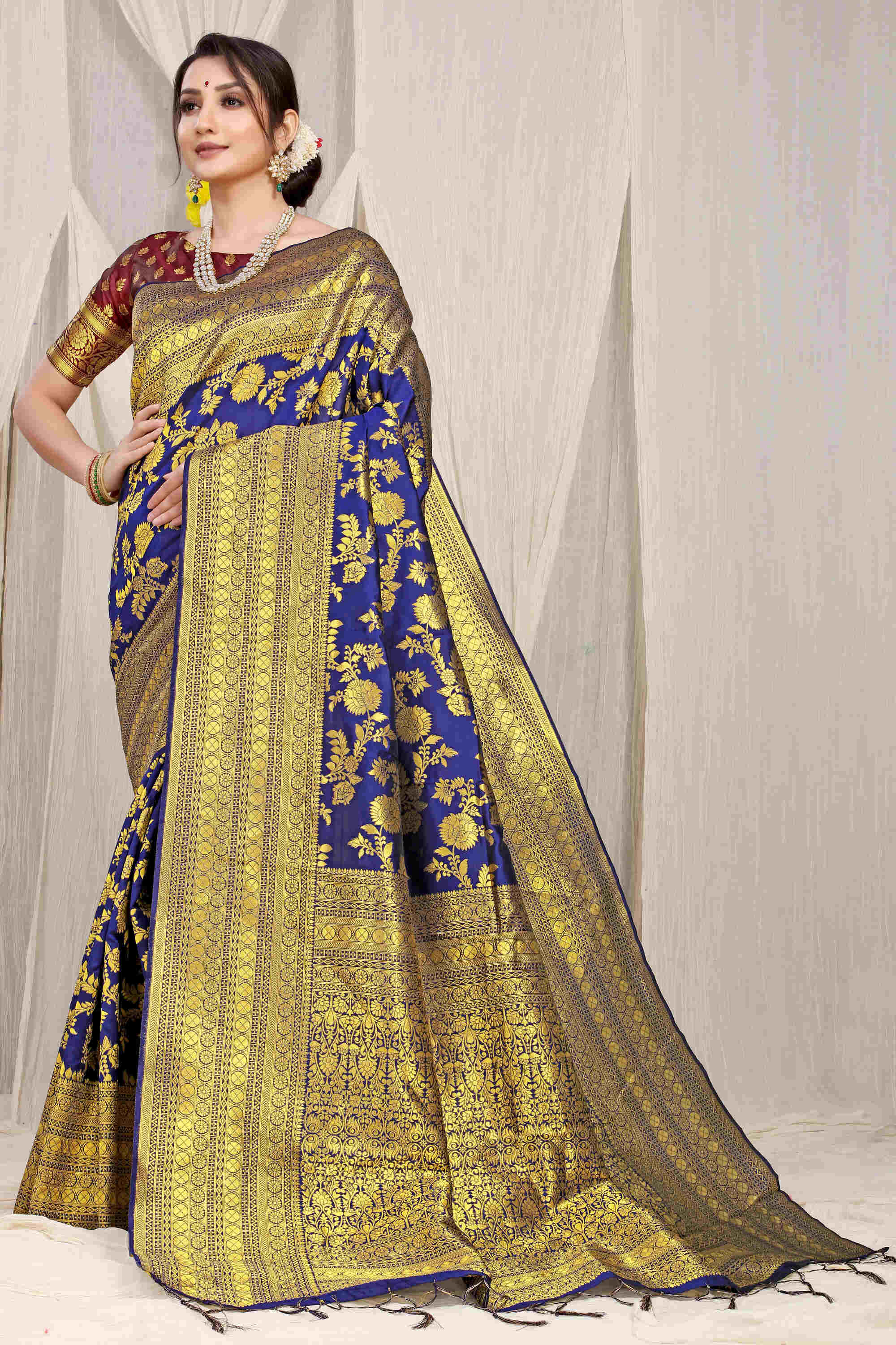 Navy Blue Soft Silk Saree With Blouse Piece