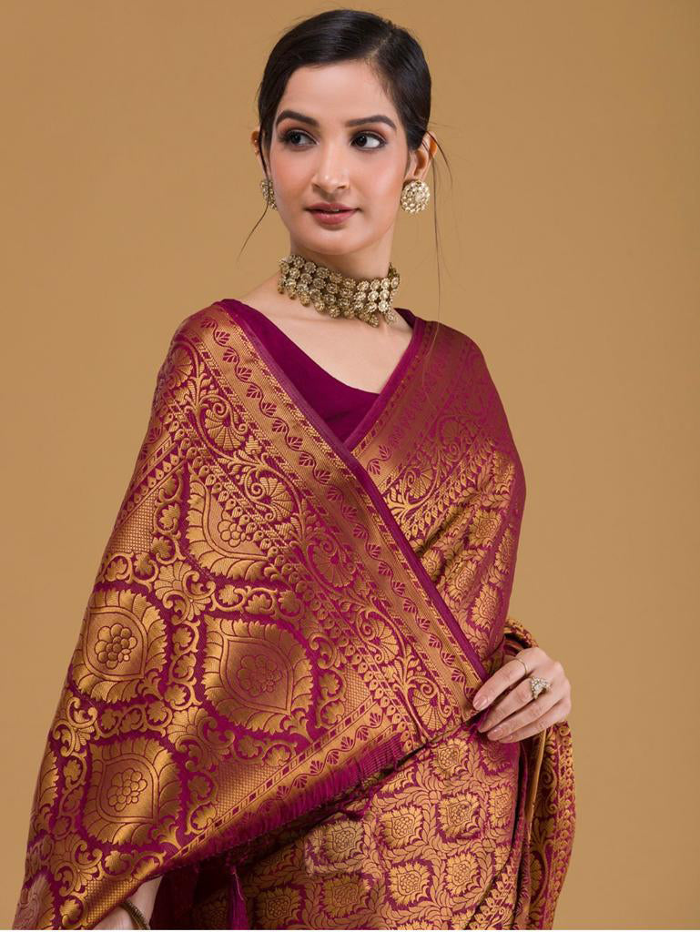 Red Soft Silk Saree With Snappy Blouse Piece