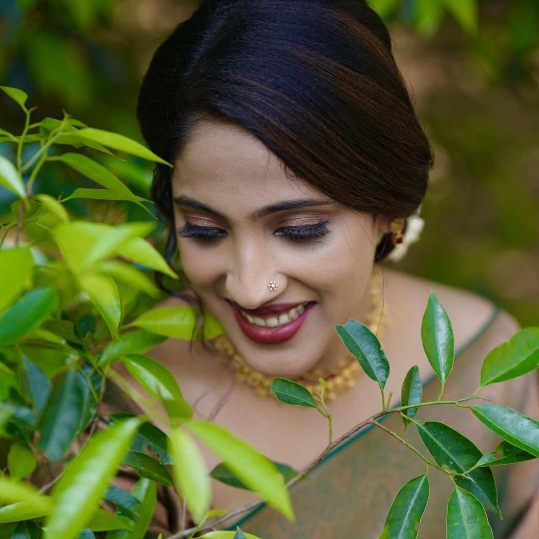 Dark Green Soft Silk Saree With Adorable Blouse Piece