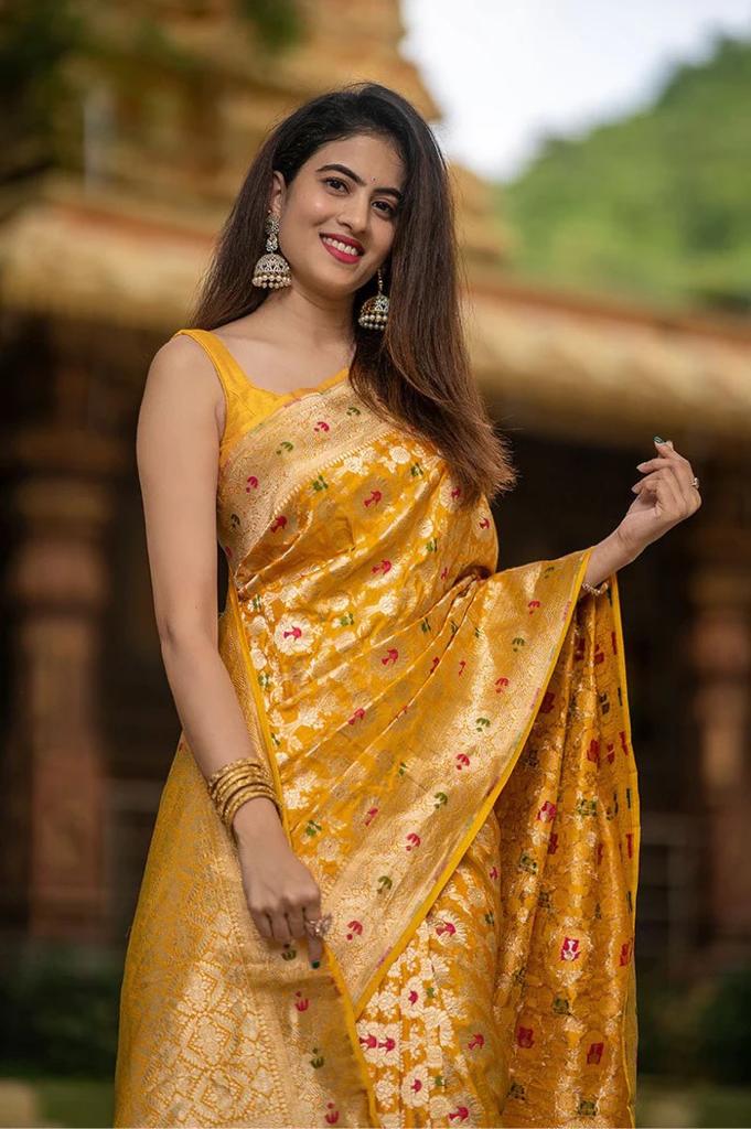 Yellow Soft Silk Saree With Pleasurable Blouse Piece