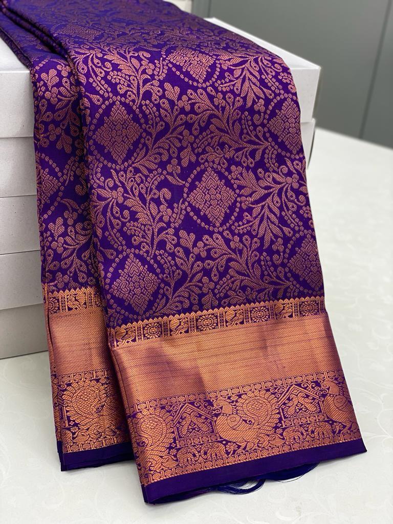 Purple Soft Silk Saree With Unequalled Blouse Piece