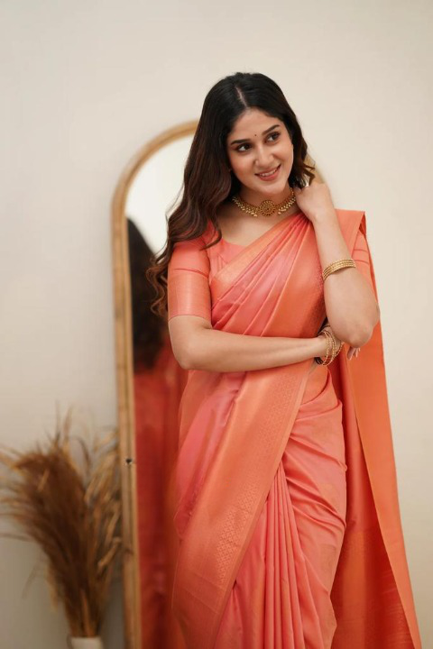 Peach Soft Silk Saree With Magnetic Blouse Piece