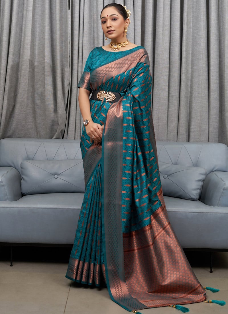 Rama Soft Silk Saree With Captivating Blouse Piece