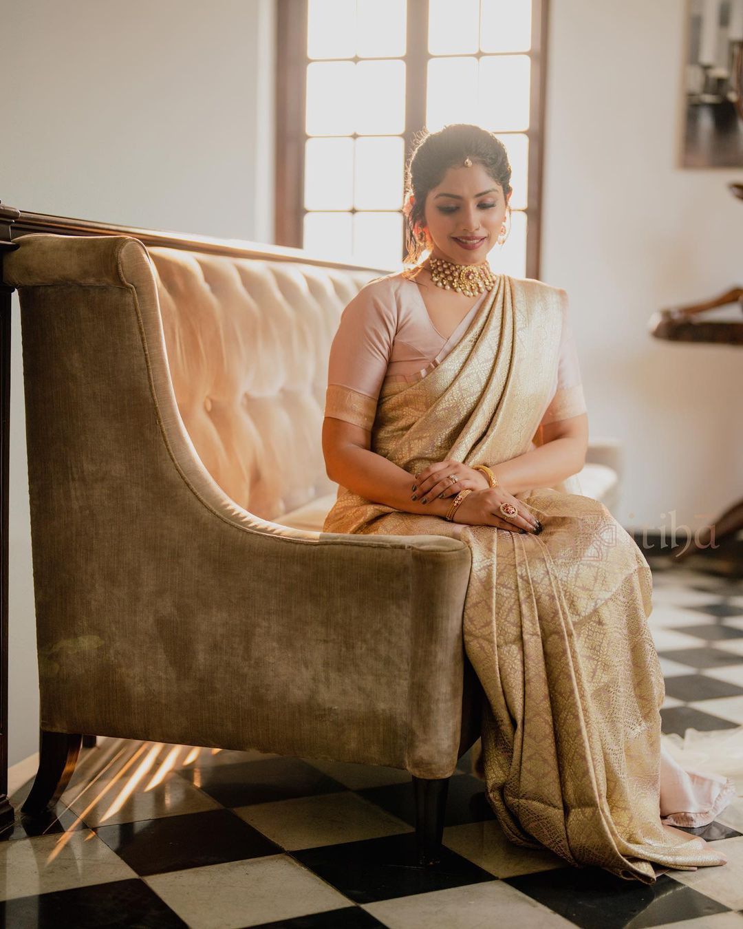 Beige Soft Silk Saree With Exuberant Blouse Piece