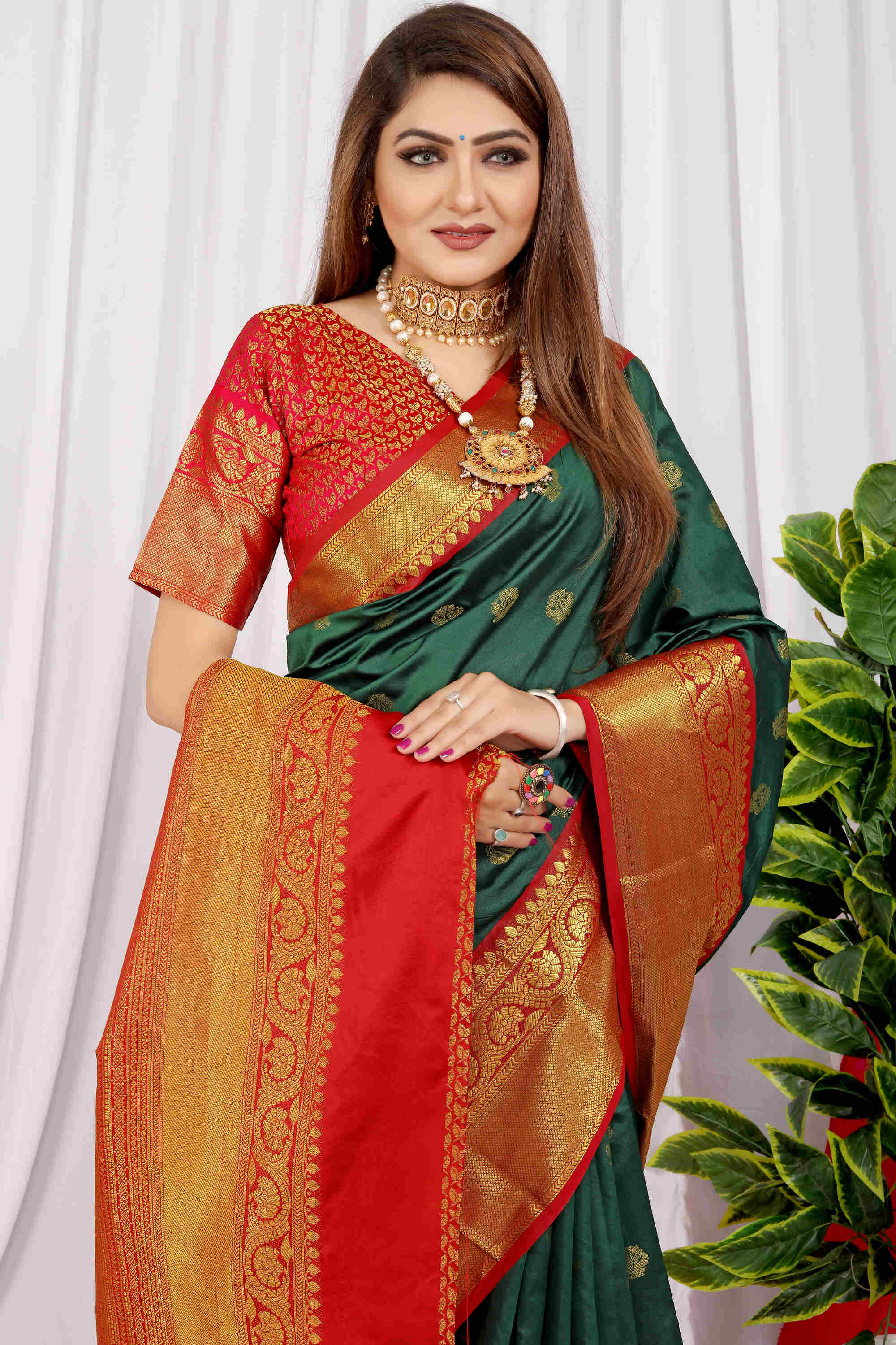 Dark Green Soft Silk Saree With Blouse Piece