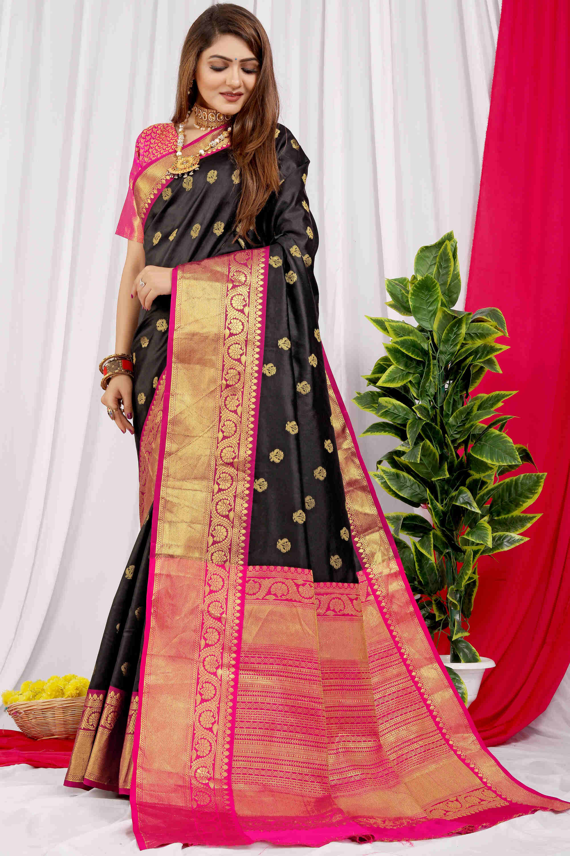 Black Soft Silk Saree With Blouse Piece