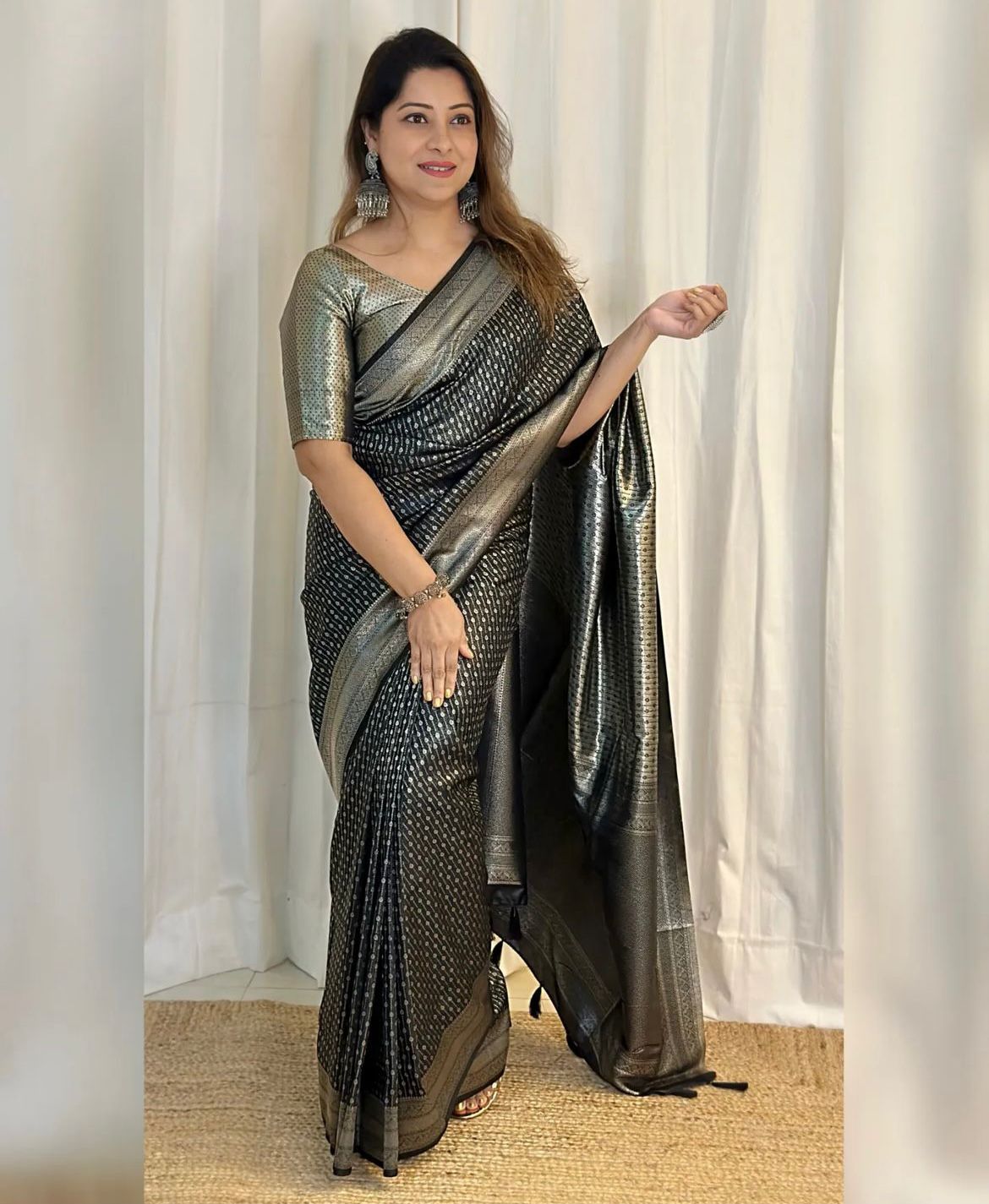 Black Soft Silk Saree With Super classy Blouse Piece