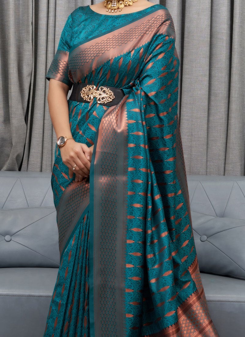 Rama Soft Silk Saree With Captivating Blouse Piece