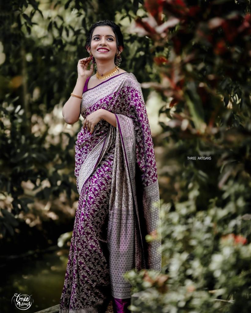 Purple Soft Silk Saree With Snazzy Blouse Piece