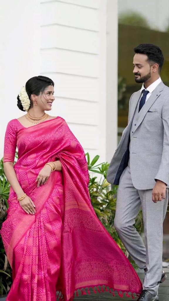 Dark Pink Soft Silk Saree With Comely Blouse Piece