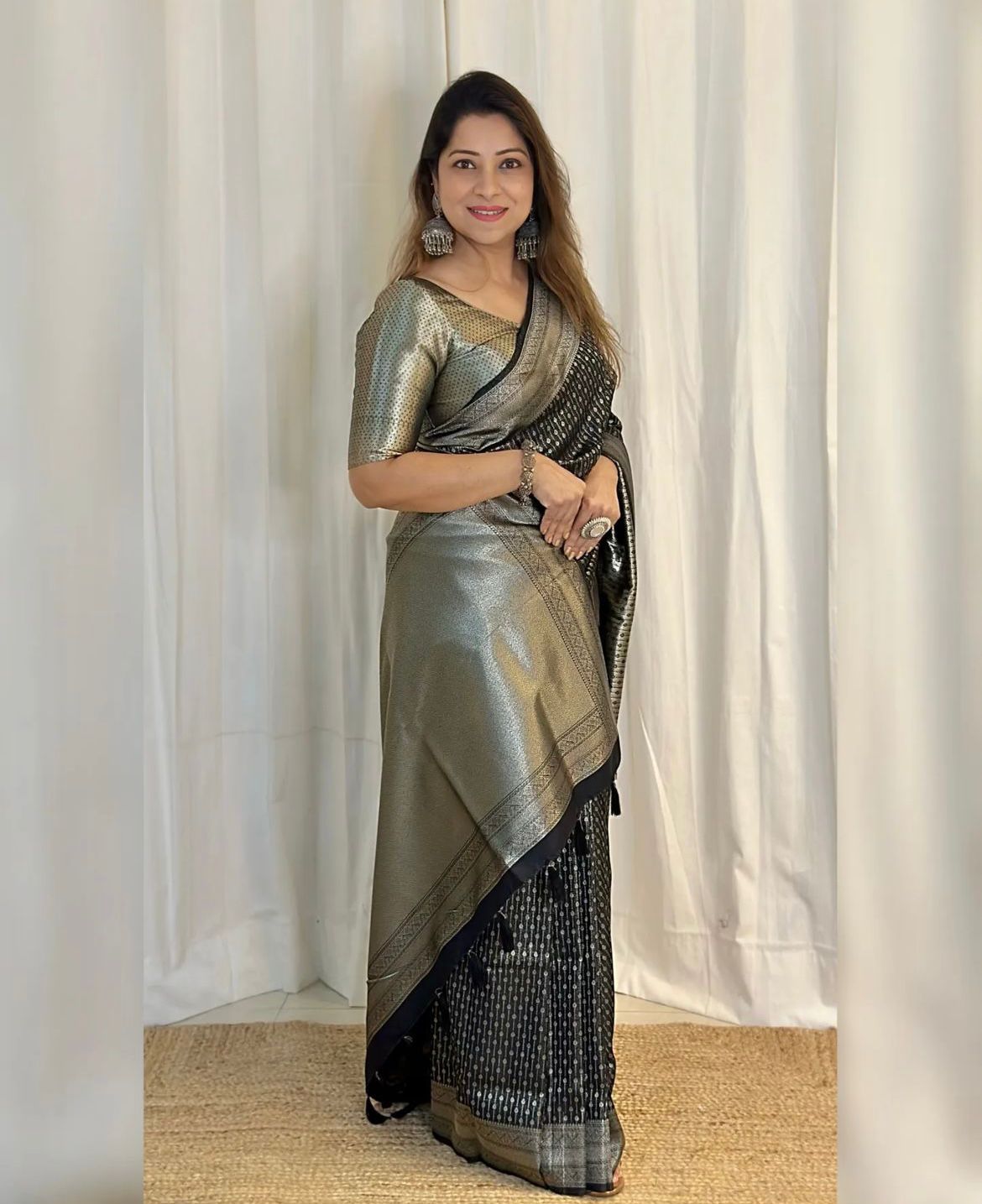 Black Soft Silk Saree With Super classy Blouse Piece