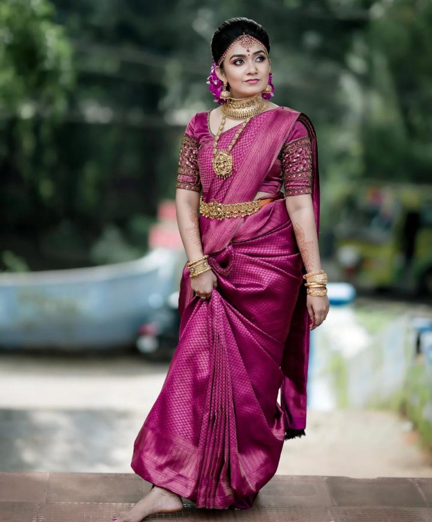 Purple Soft Silk Saree With Luxuriant Blouse Piece