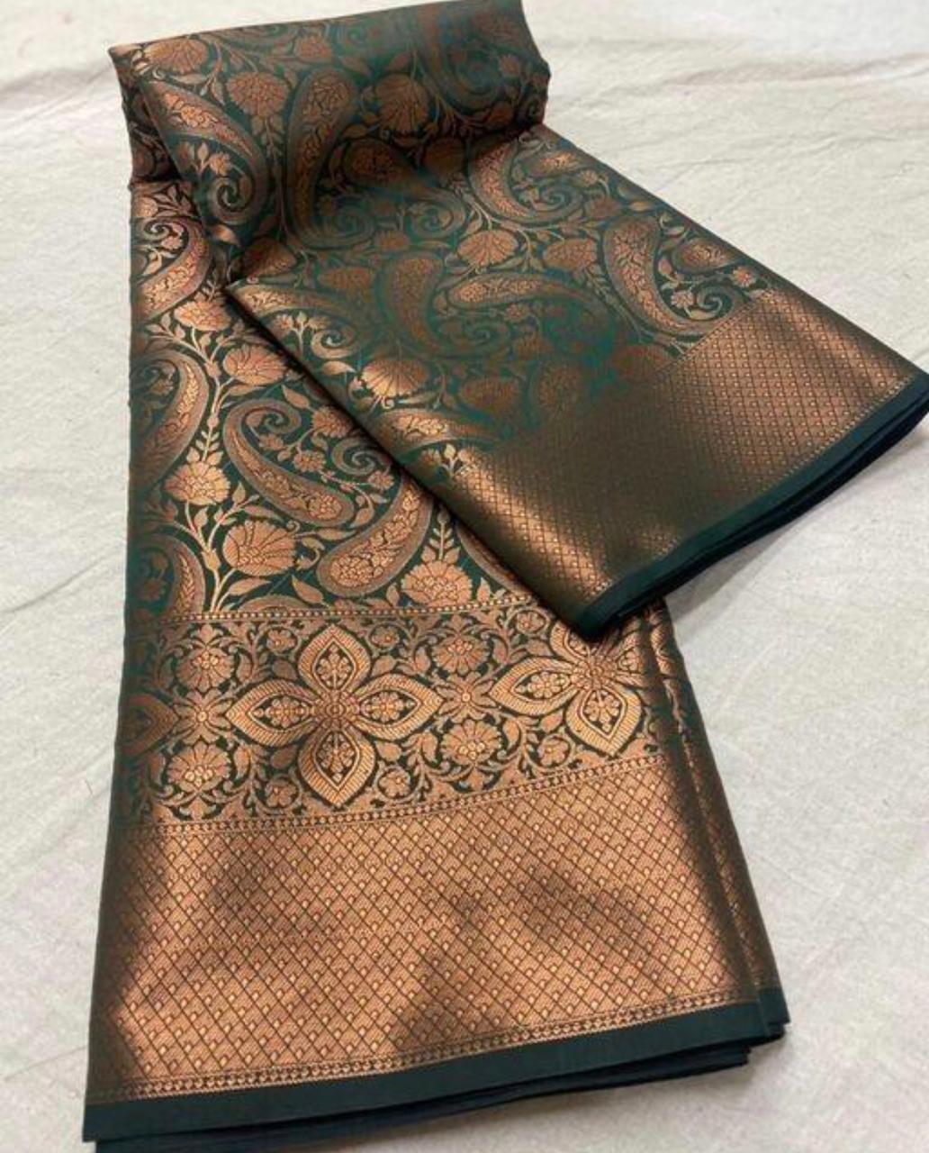 Green Soft Silk Saree With Glittering Blouse Piece