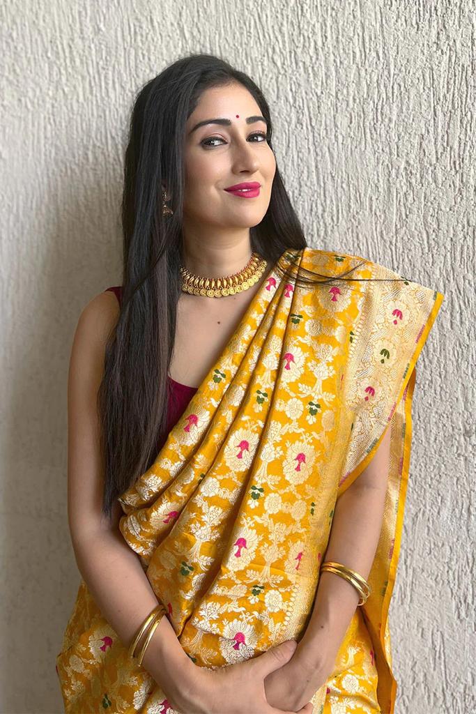 Yellow Soft Silk Saree With Pleasurable Blouse Piece