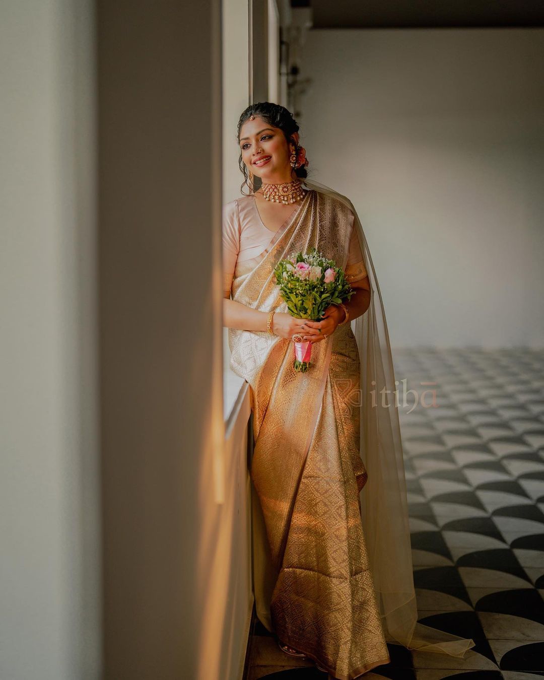 Beige Soft Silk Saree With Exuberant Blouse Piece