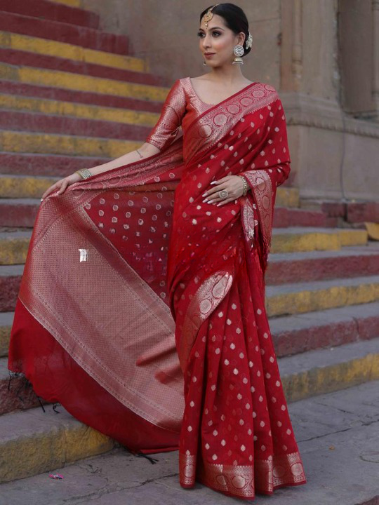 Red Soft Silk Saree With Unequalled Blouse Piece