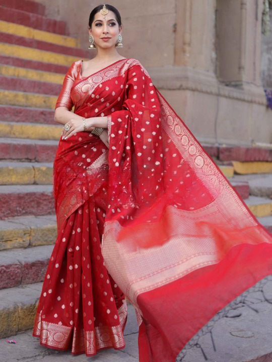 Red Soft Silk Saree With Unequalled Blouse Piece