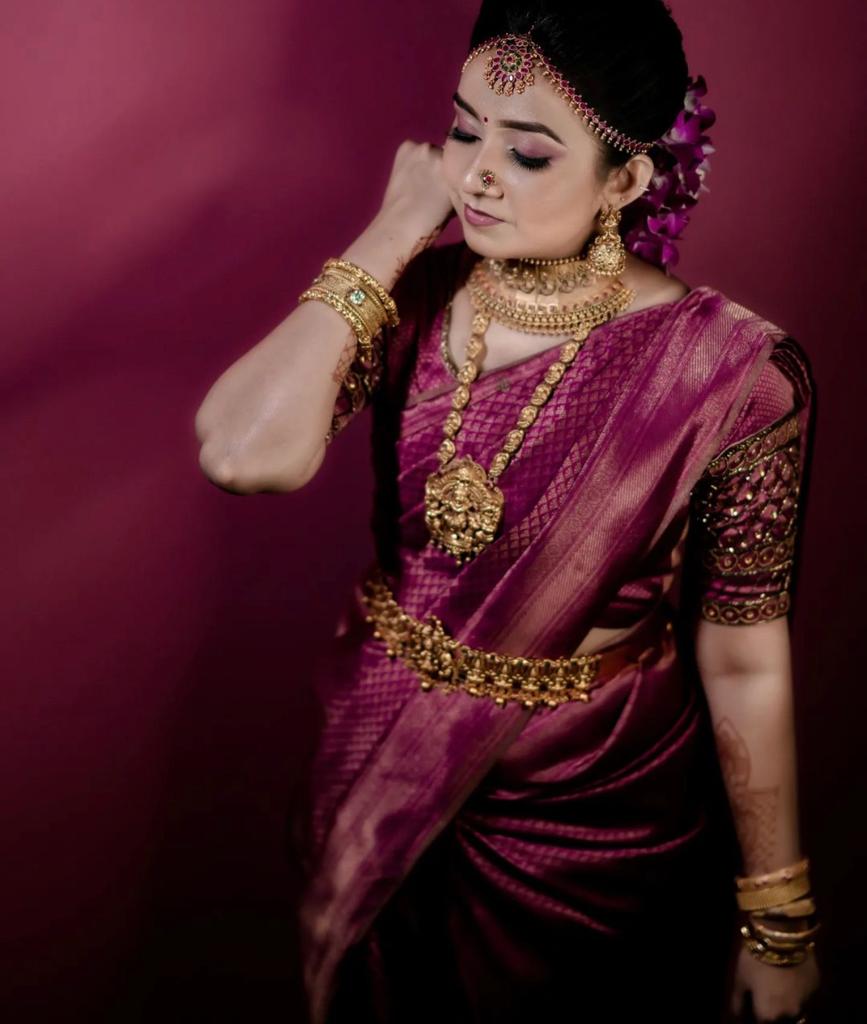 Purple Soft Silk Saree With Luxuriant Blouse Piece