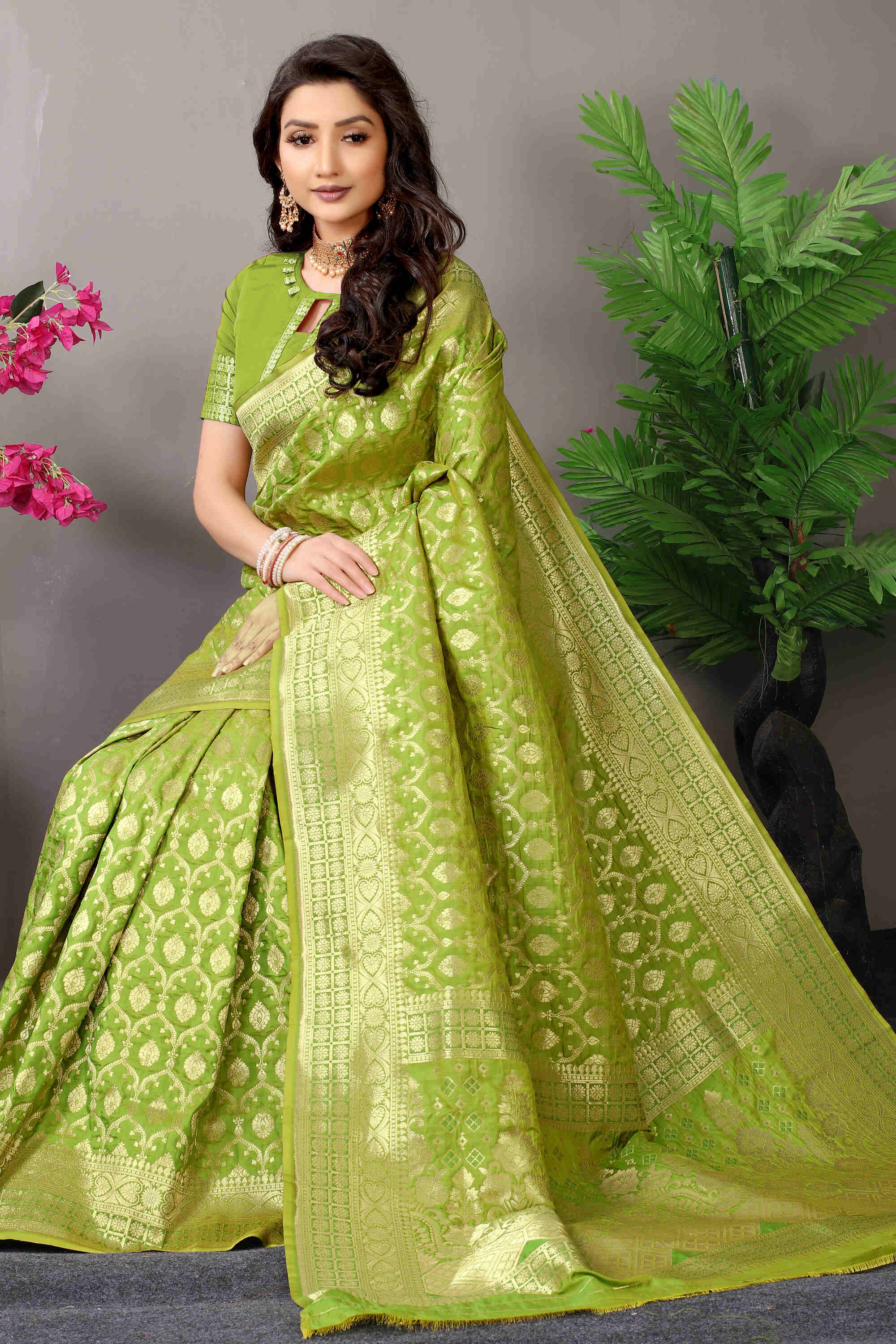 Green Soft Banarasi Silk Woven Zari Saree