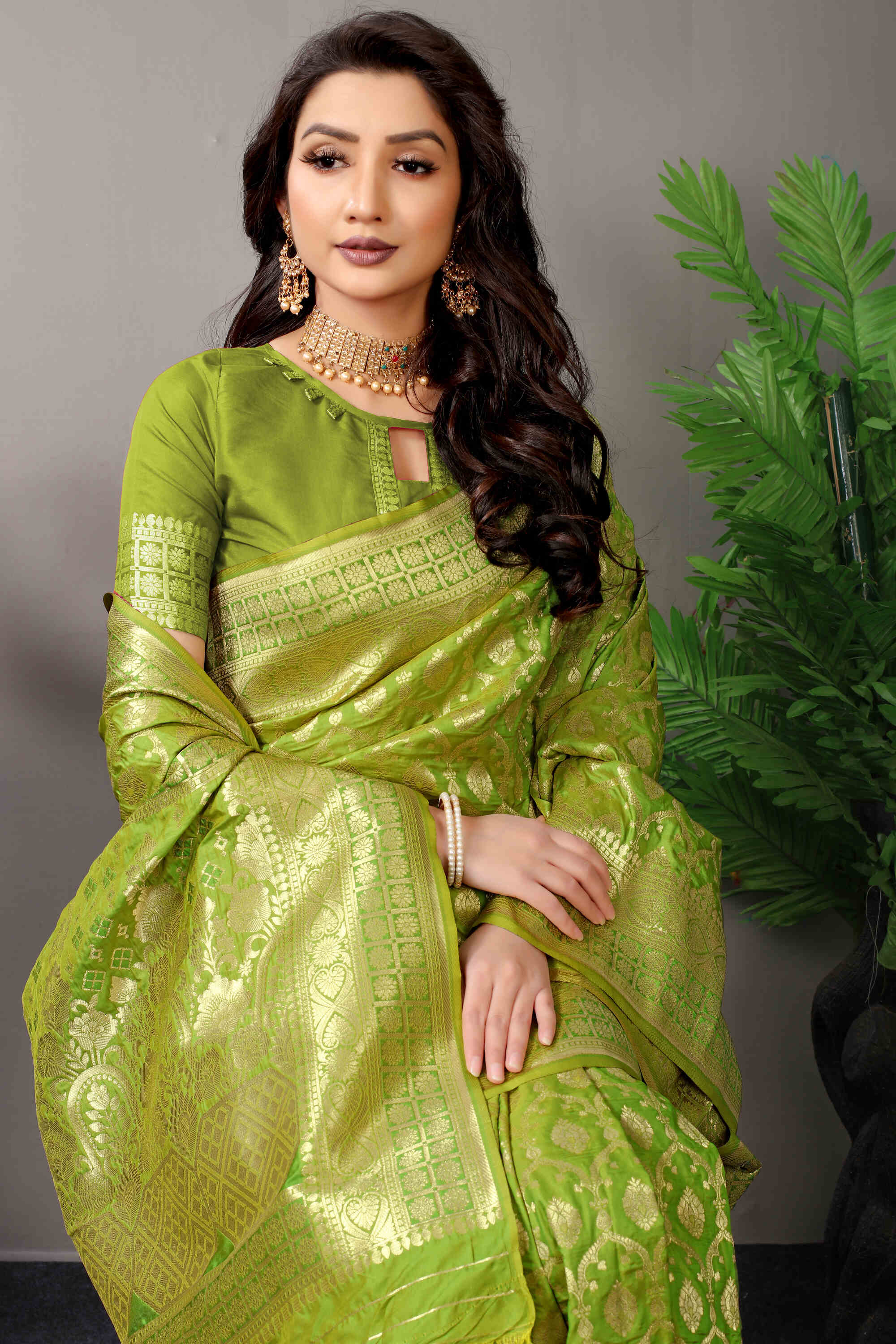 Green Soft Banarasi Silk Woven Zari Saree