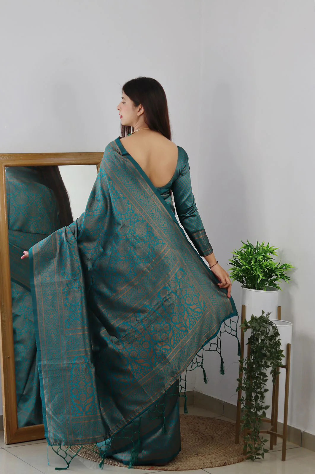 Rama Soft Silk Saree With Girlish Blouse Piece