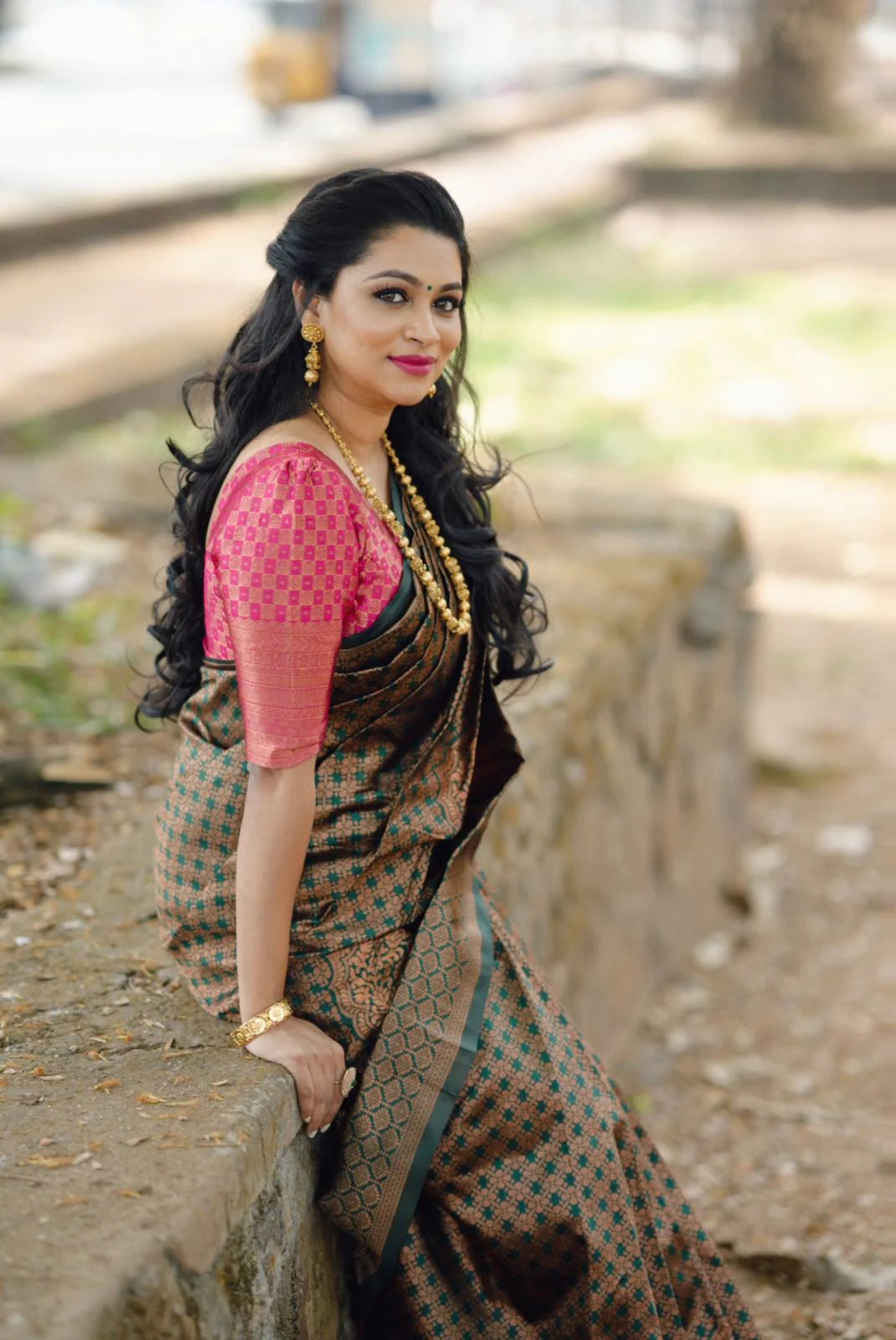 Dark Green Soft Silk Saree With Jazzy Blouse Piece