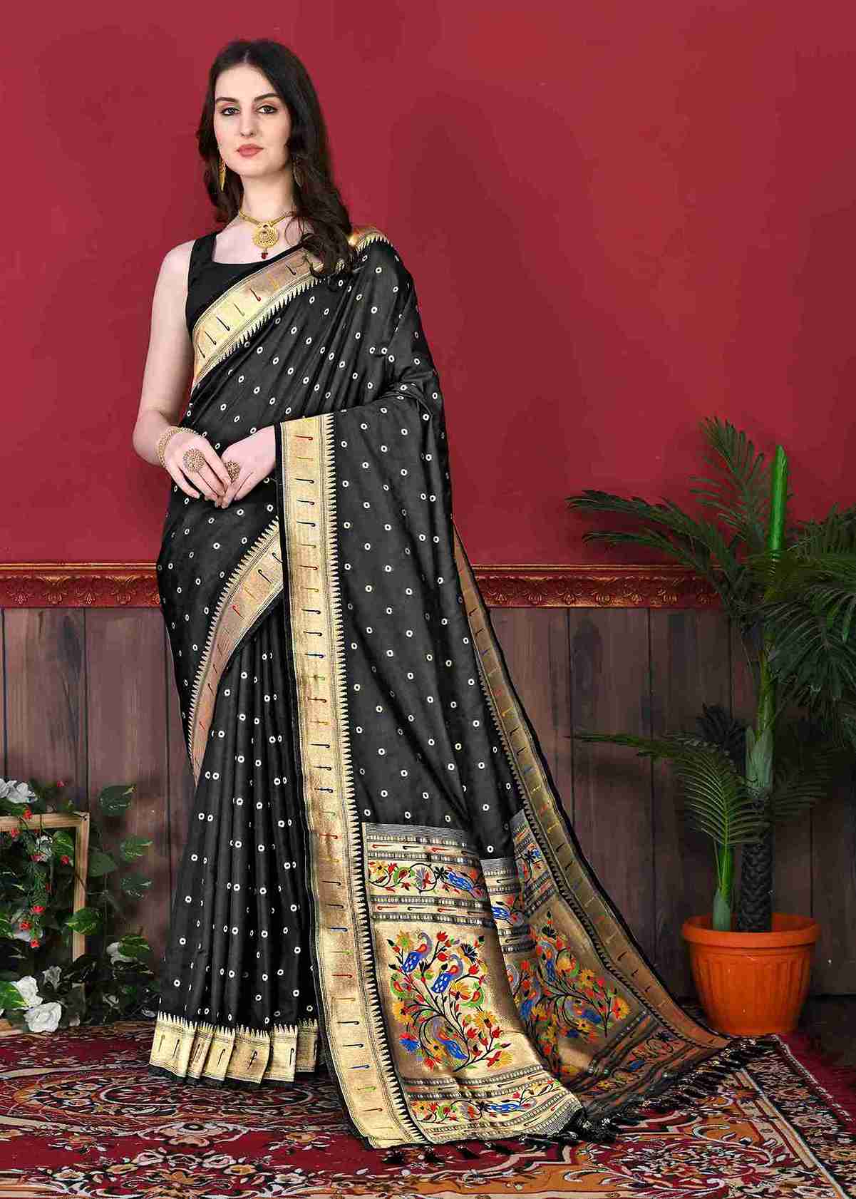 Black Soft pethani  Silk Saree  With Rich golden Zari Wooven  Pallu  Zari weawing