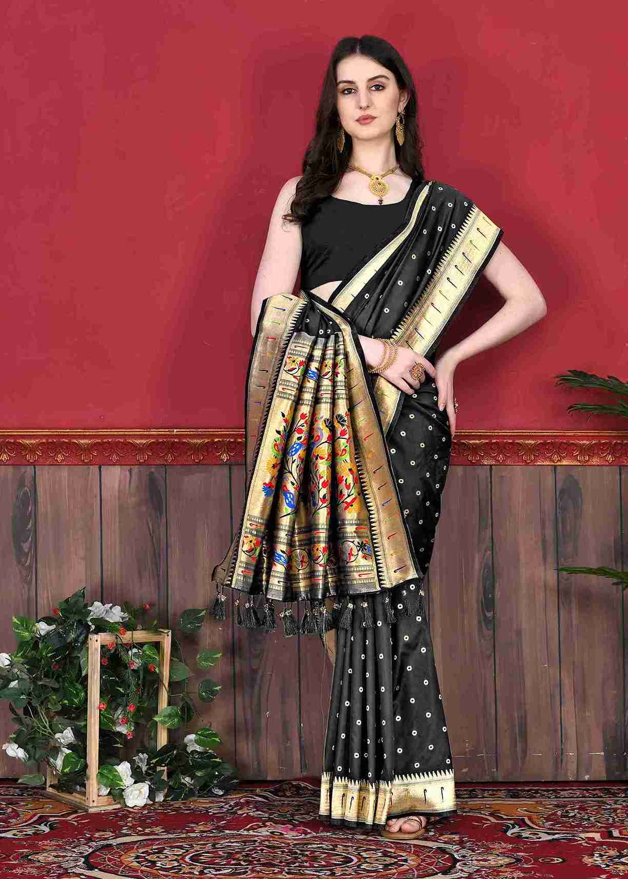 Black Soft pethani  Silk Saree  With Rich golden Zari Wooven  Pallu  Zari weawing