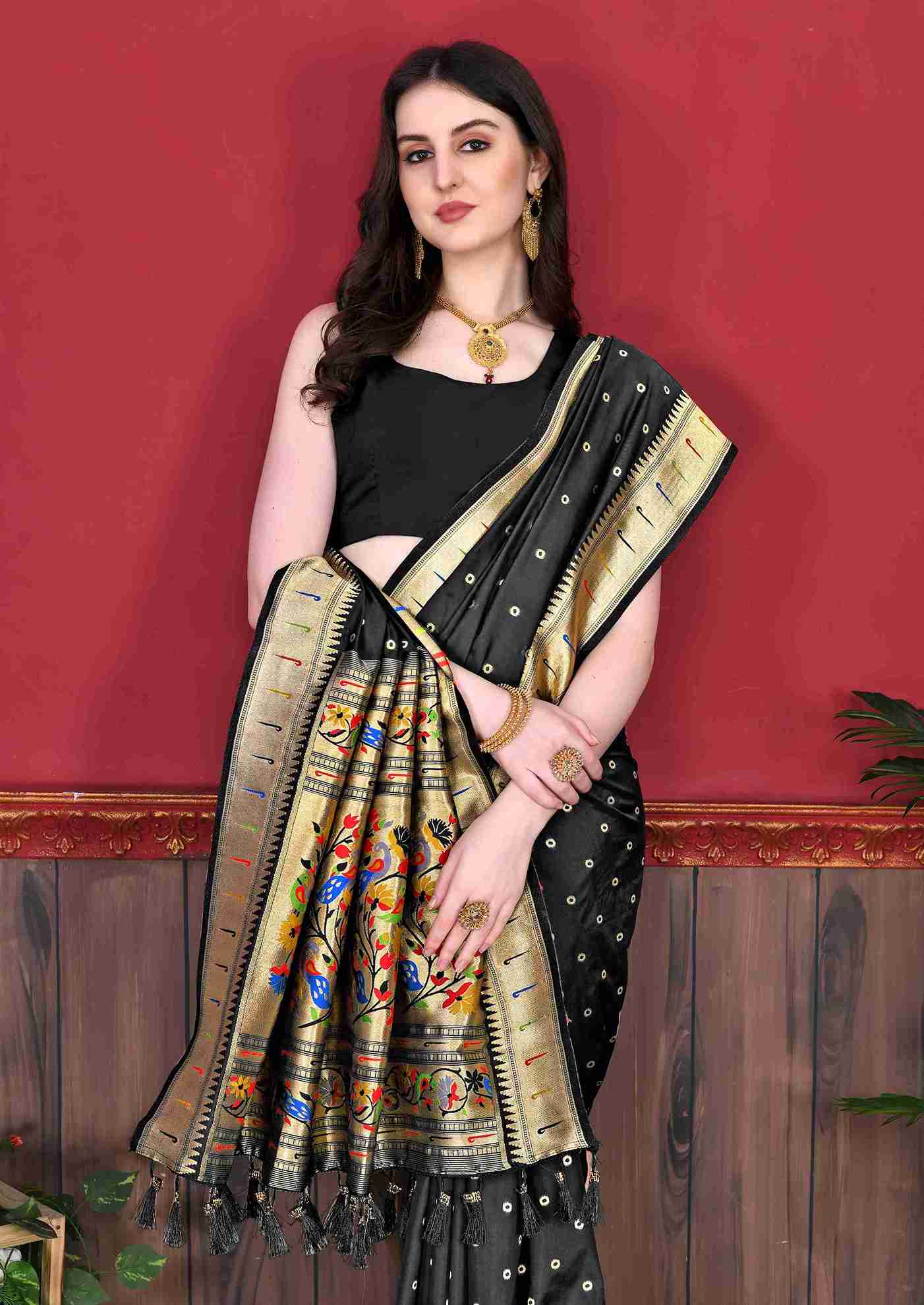 Black Soft pethani  Silk Saree  With Rich golden Zari Wooven  Pallu  Zari weawing