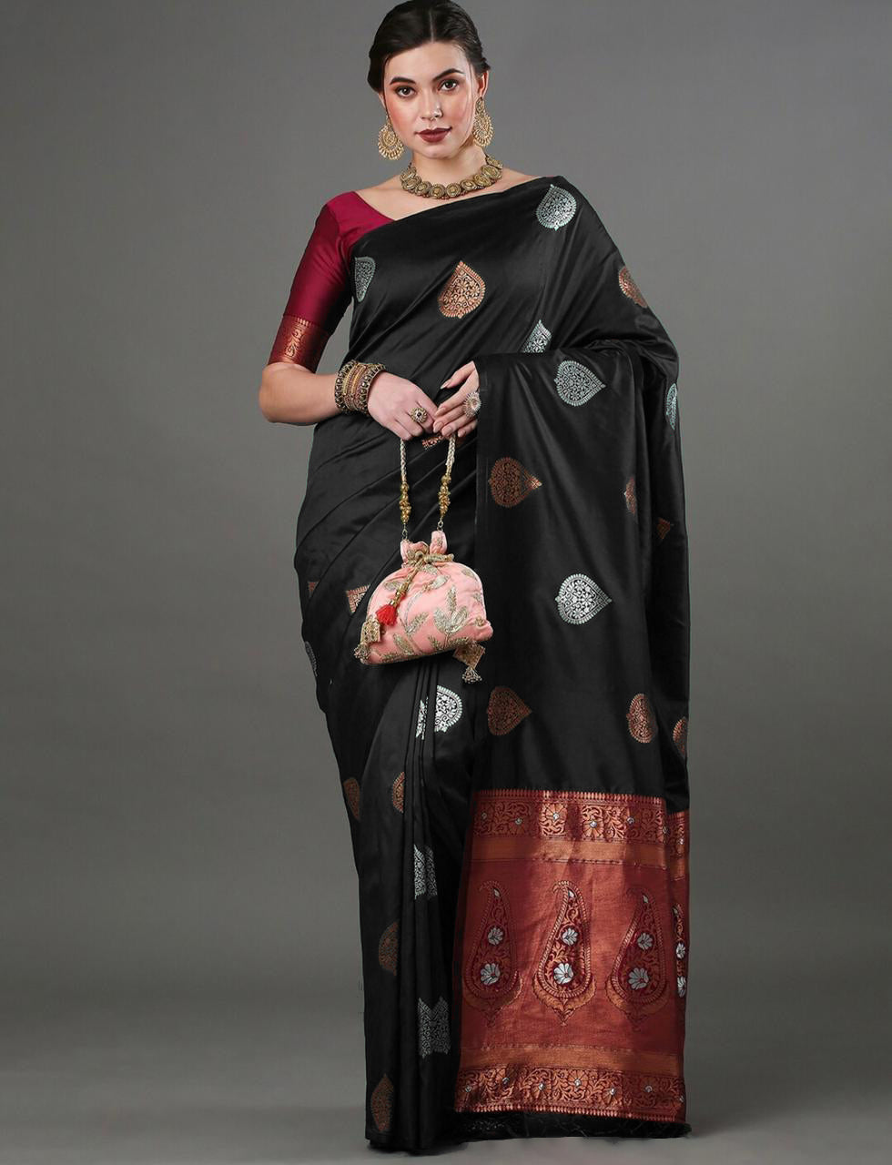 Black Soft Silk Saree With Redolent Blouse Piece