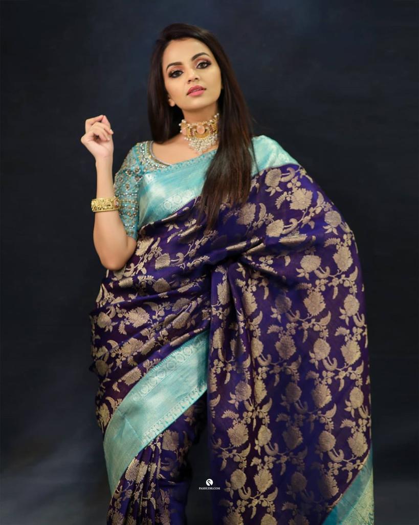 Blue Soft Silk Saree With Blouse Piece