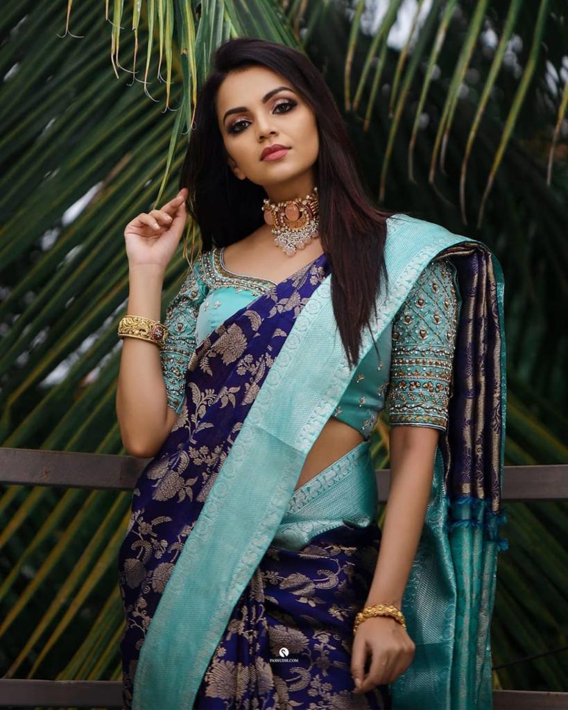 Blue Soft Silk Saree With Blouse Piece