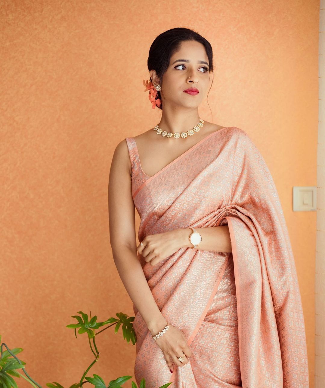 Gleaming Peach Soft Banarasi Silk Saree With Energetic Blouse Piece