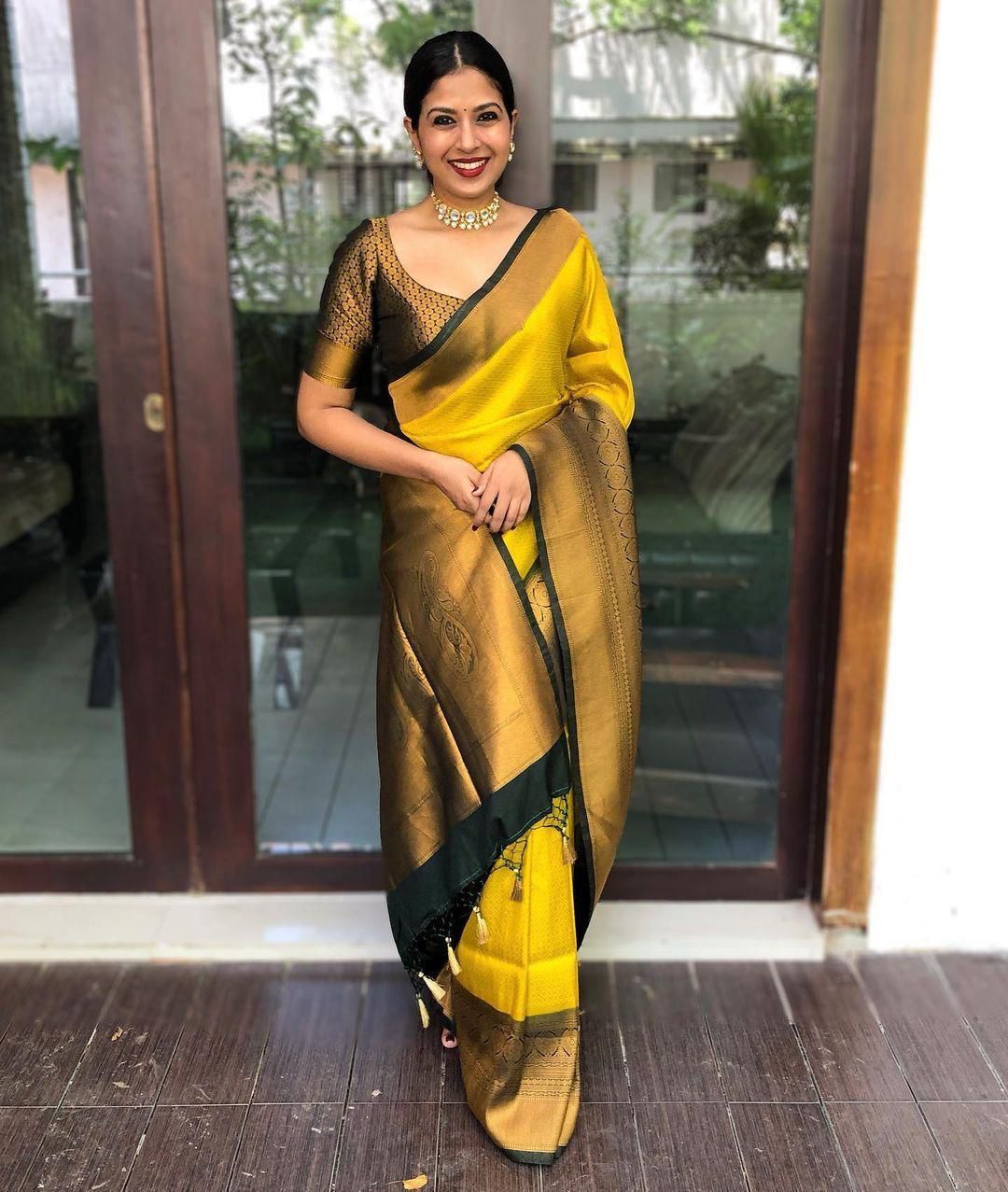 Moiety yellow Soft Banarasi Silk Saree With Blouse Piece