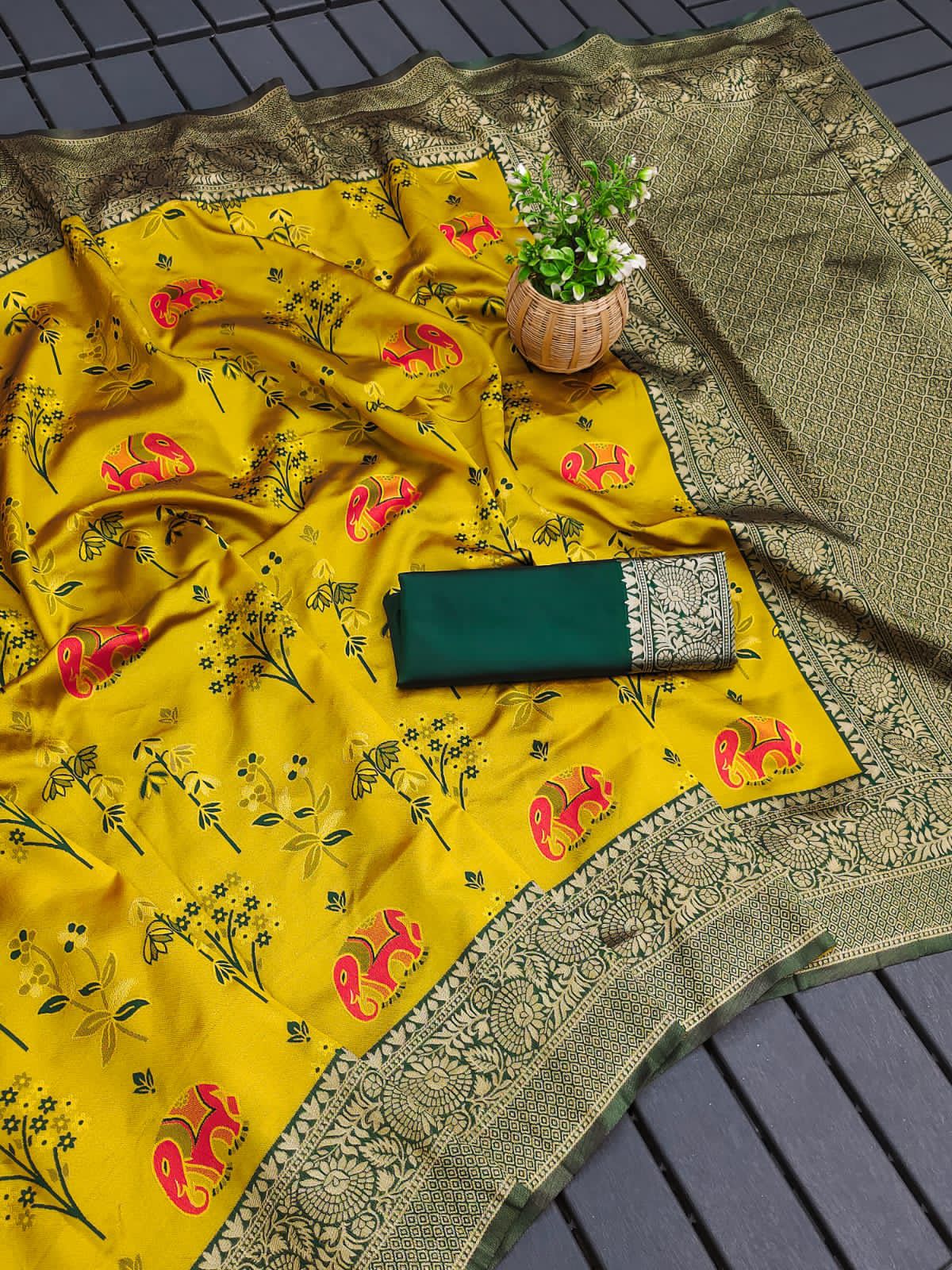 Yellow Banarasi Silk Saree With Excellent Blouse Piece