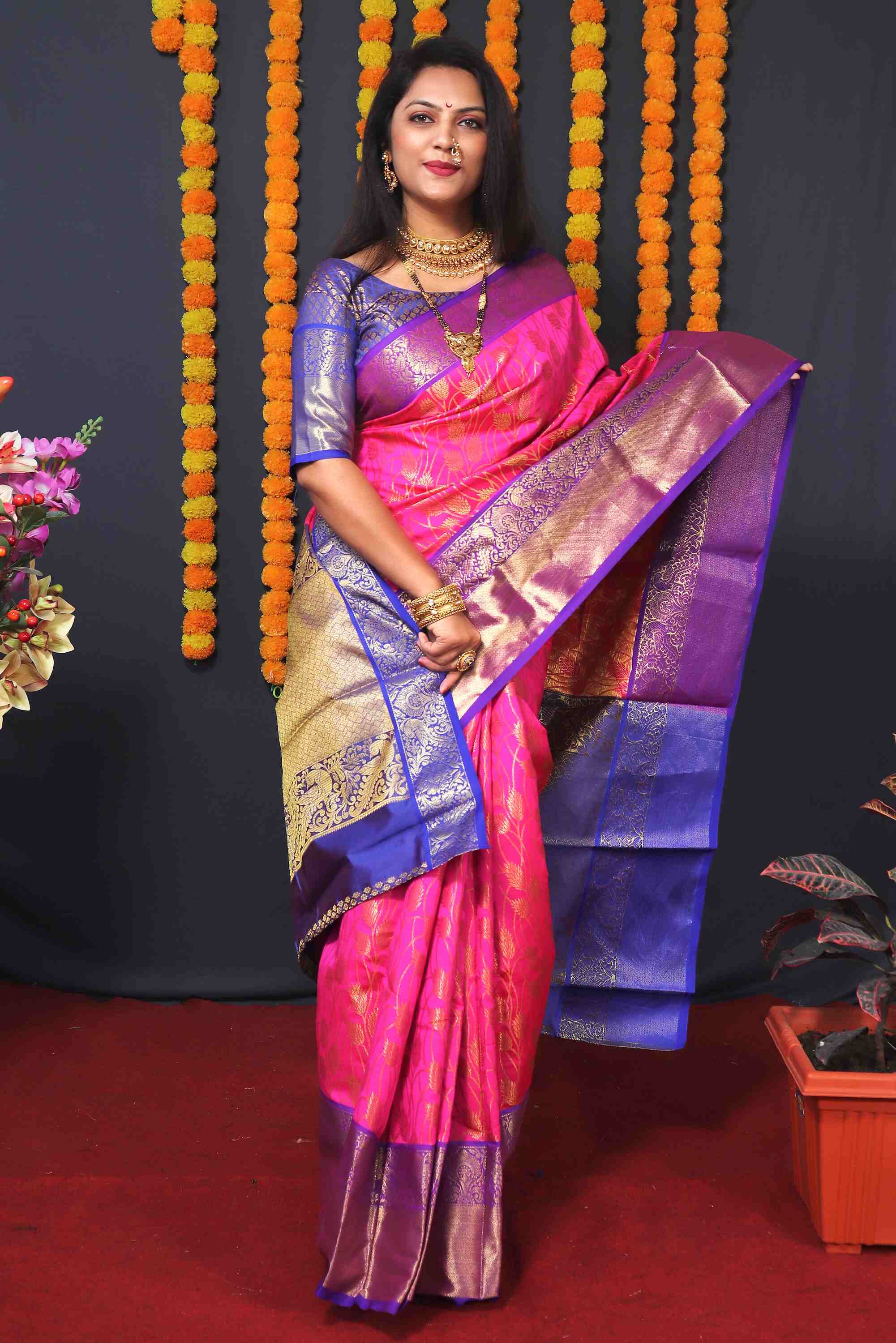 Dark Pink Kanjivaram Silk Woven Zari Saree with Blouse Piece