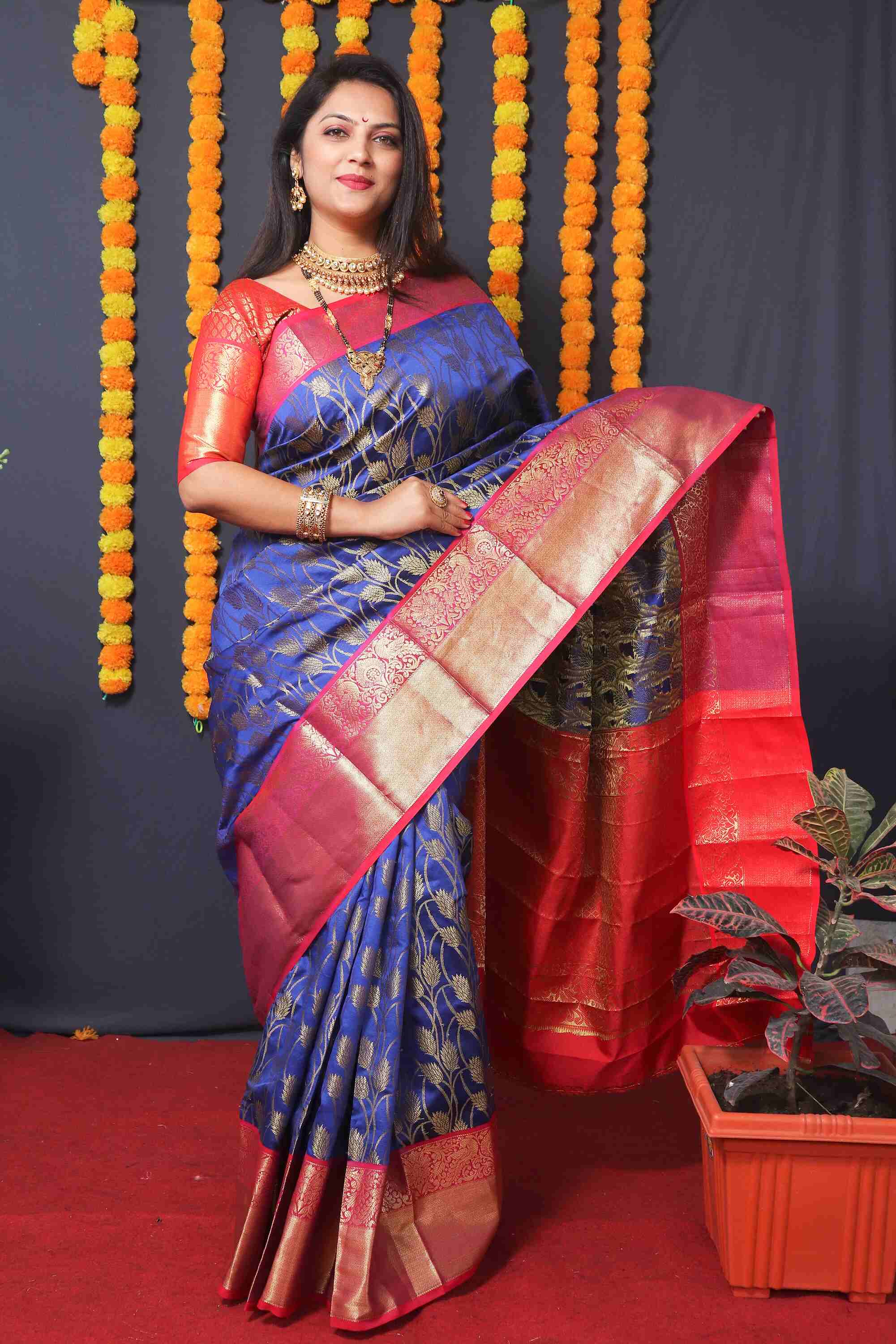 Royal Blue Kanjivaram Silk Woven Zari Saree with Blouse Piece