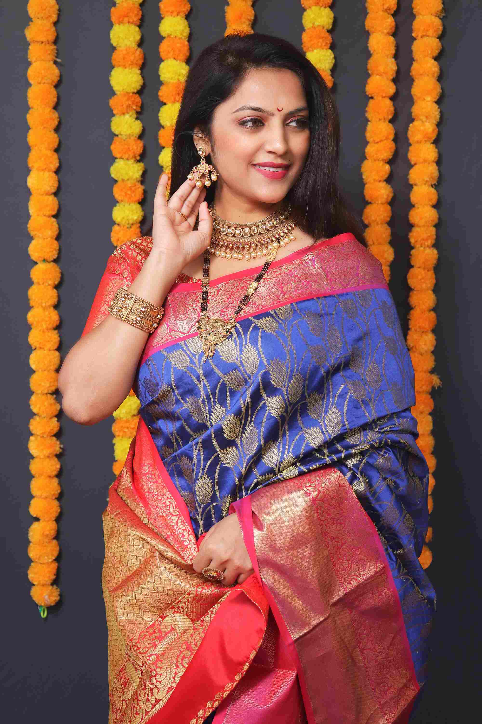 Royal Blue Kanjivaram Silk Woven Zari Saree with Blouse Piece