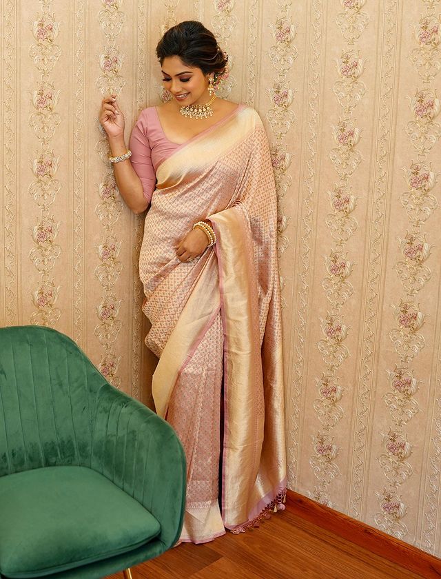 Baby Pink Soft SilkSaree  With Effervescent Blouse Piece