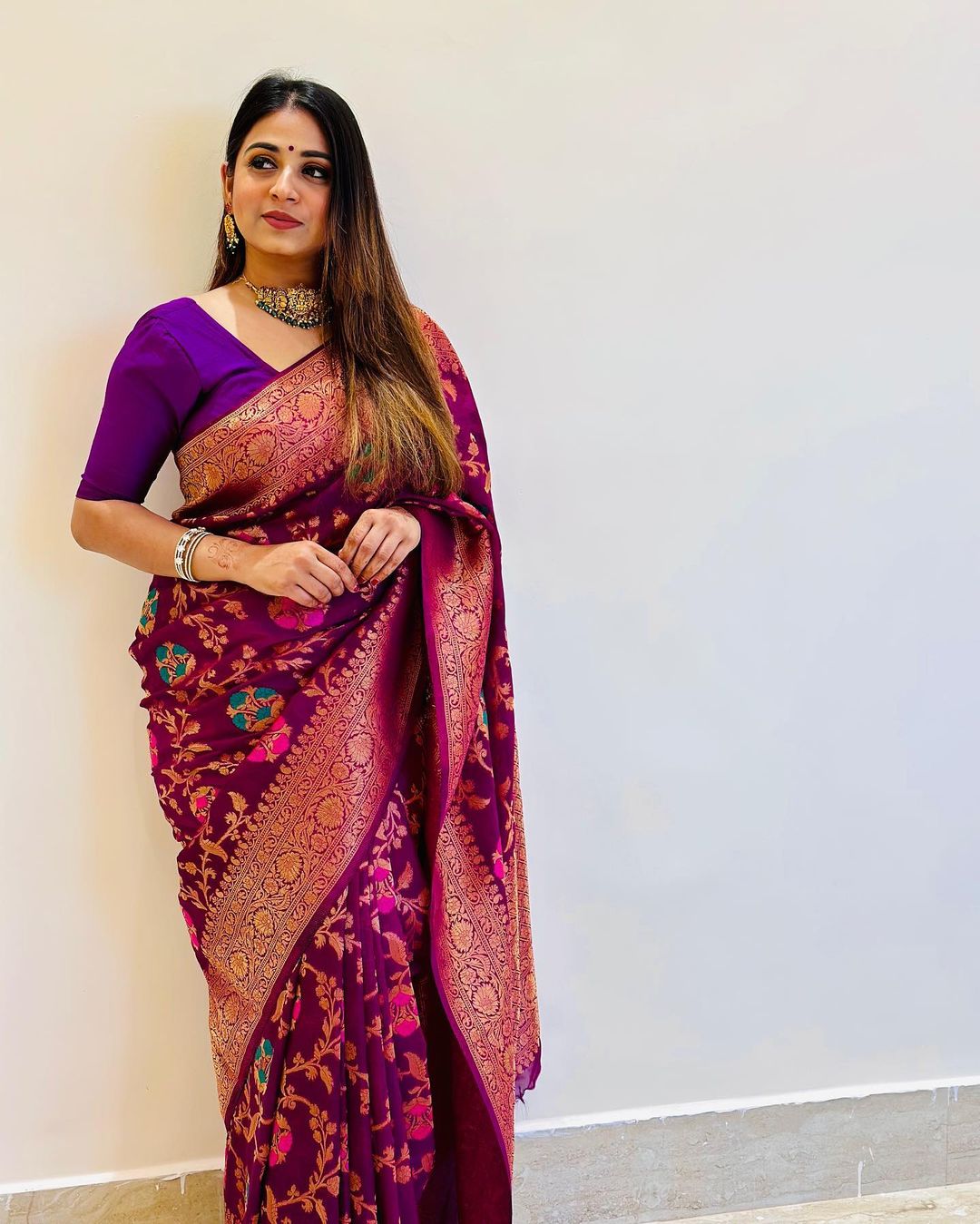 Purple Soft Banarasi Silk Saree With Adoring Blouse Piece