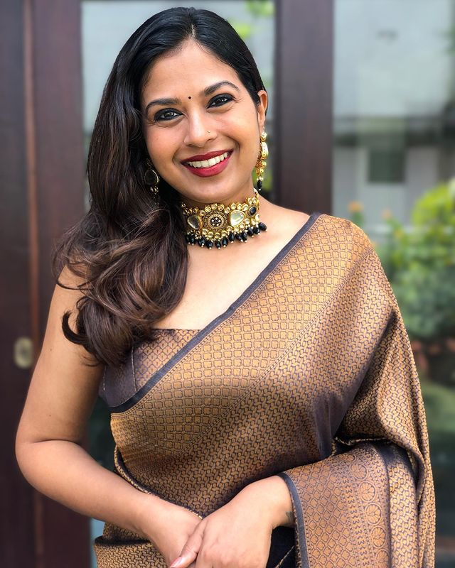 Black Soft Silk Saree With Serendipity Blouse Piece