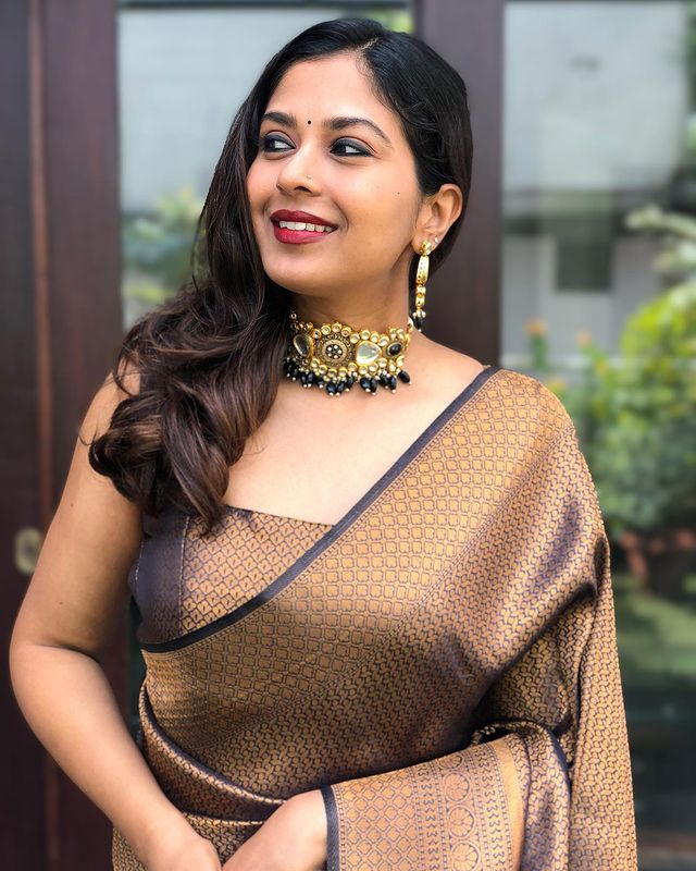 Black Soft Silk Saree With Serendipity Blouse Piece