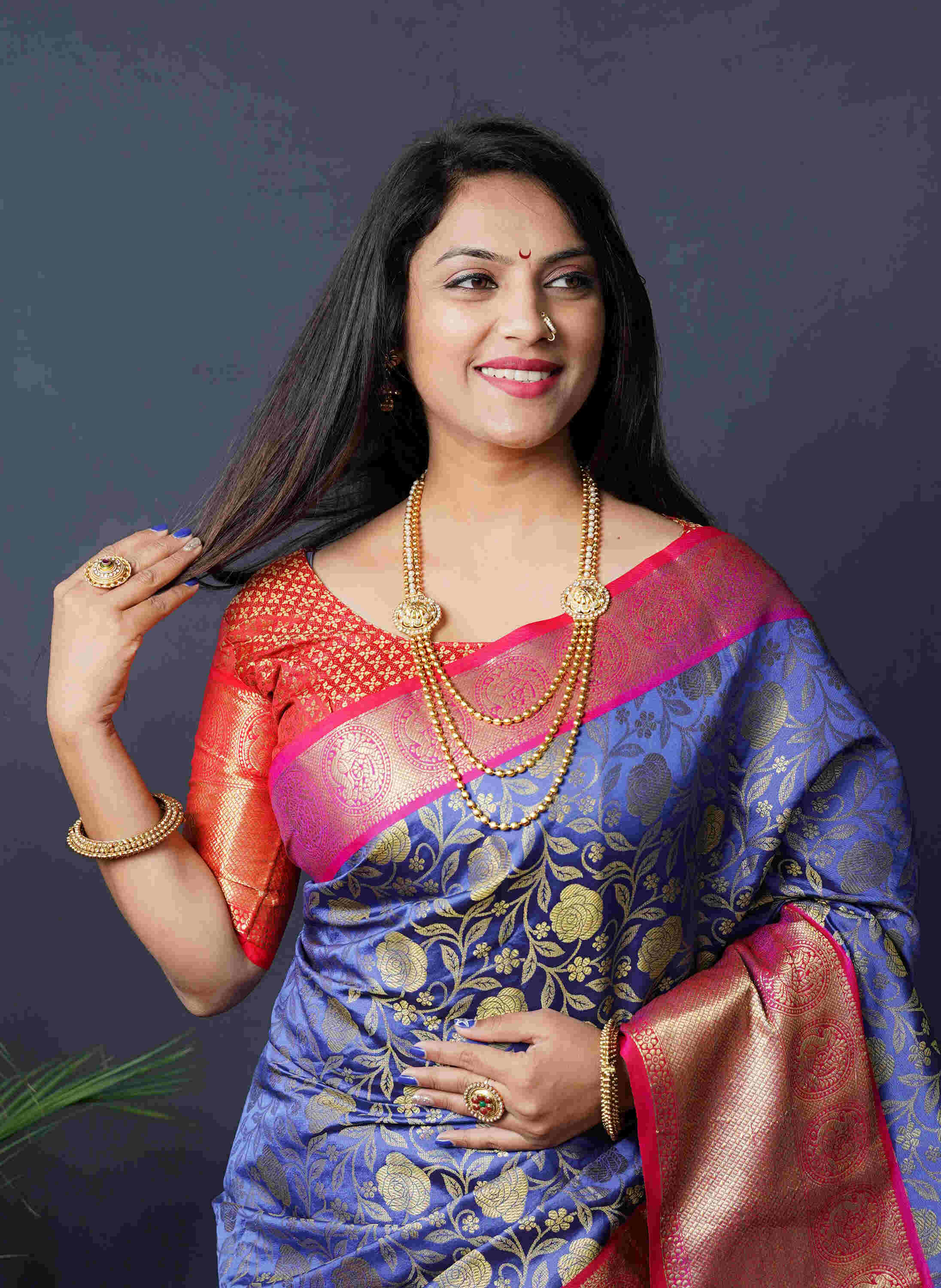 Royal Blue Kanjivaram Silk Woven Zari Saree with Blouse Piece