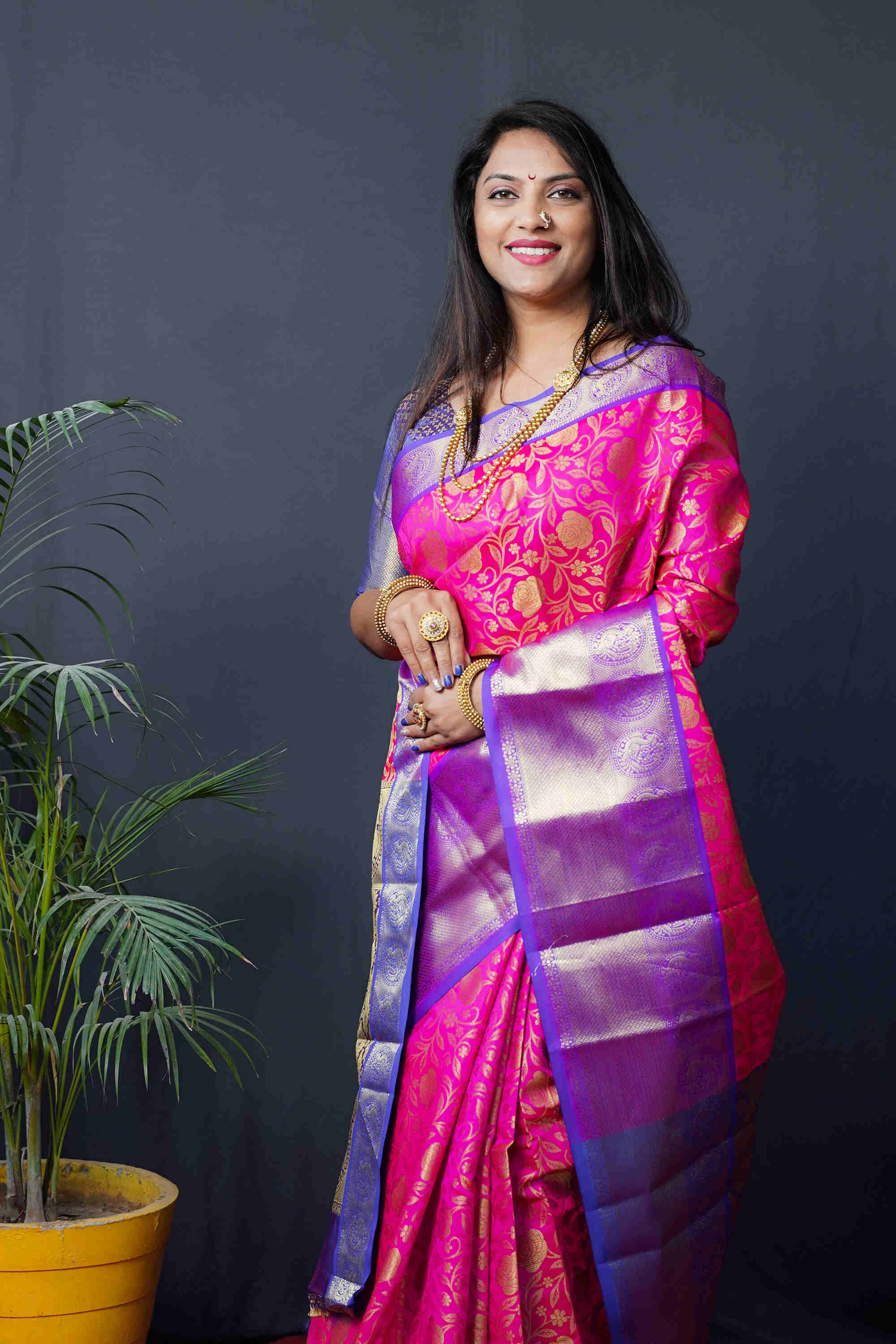 Dark Pink Kanjivaram Silk Woven Zari Saree with Blouse Piece