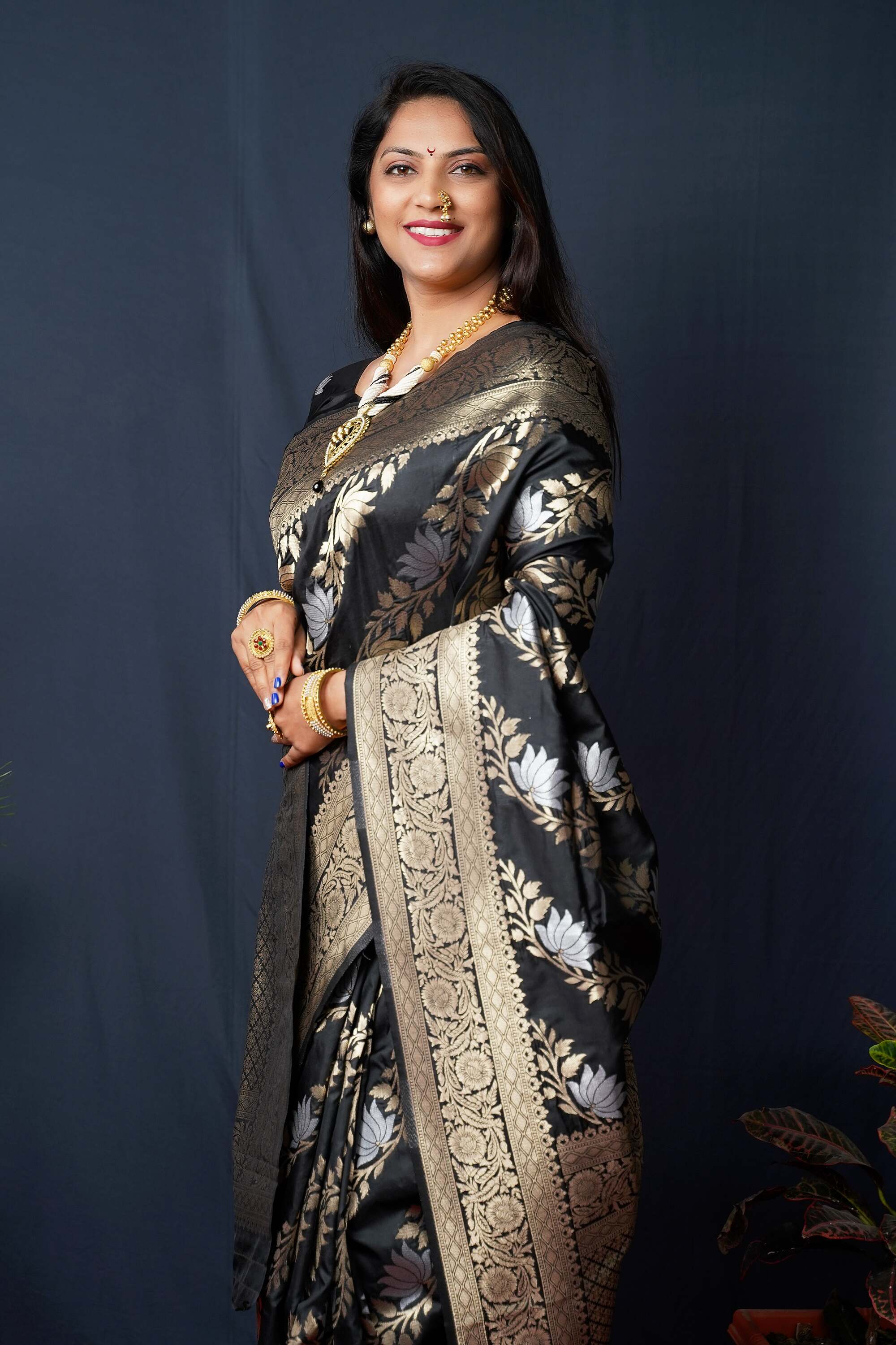 Black Soft Banarasi Silk Woven Zari Saree With Blouse Piece