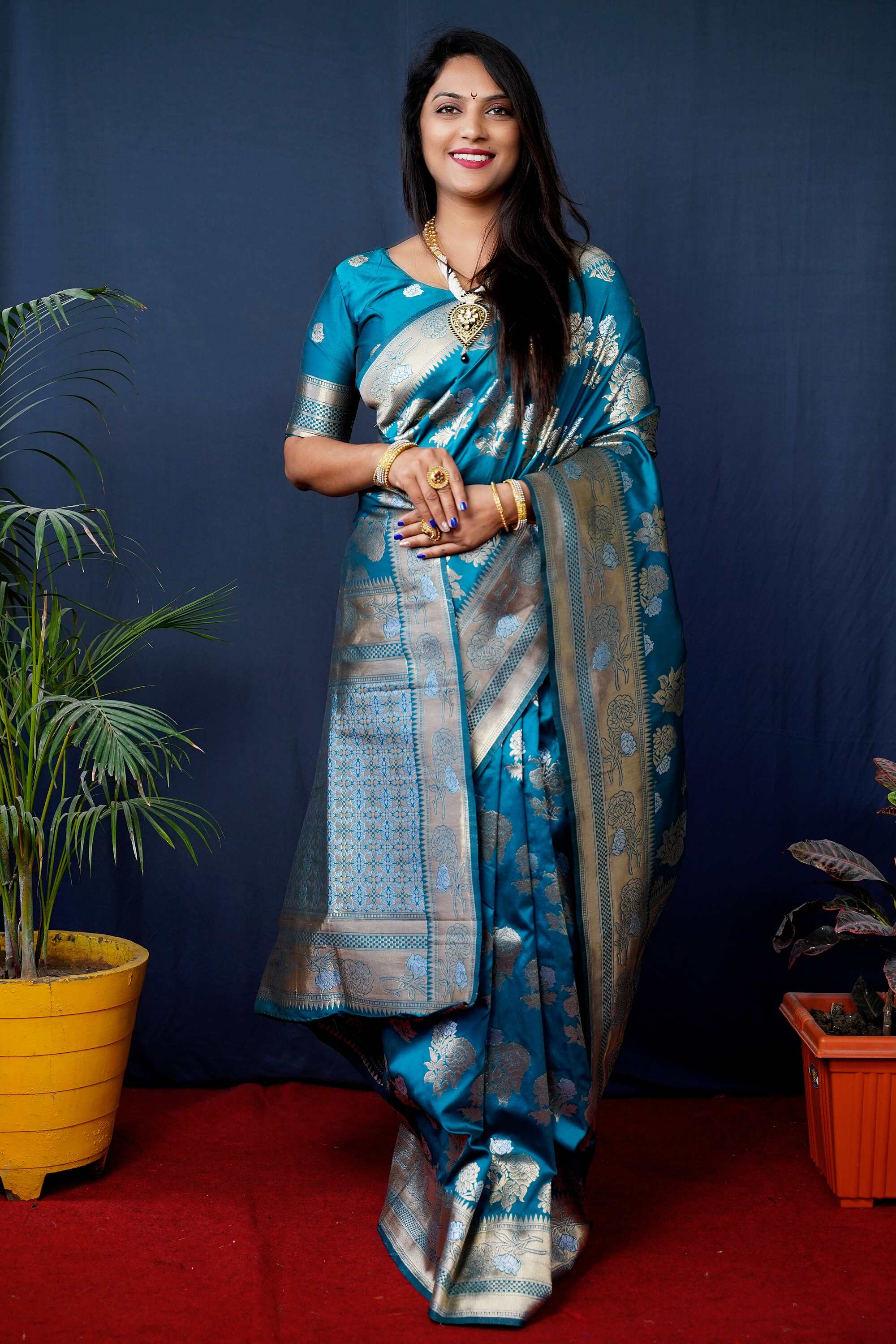 Firozi Kanjivaram Silk Woven Zari Saree with Blouse Piece