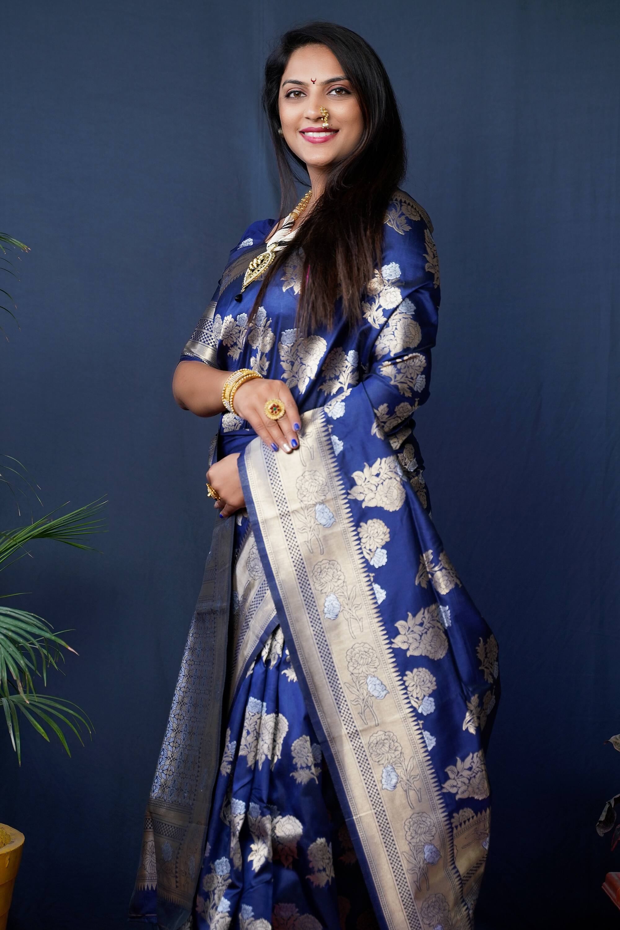 Navy Blue Kanjivaram Silk Woven Zari Saree with Blouse Piece