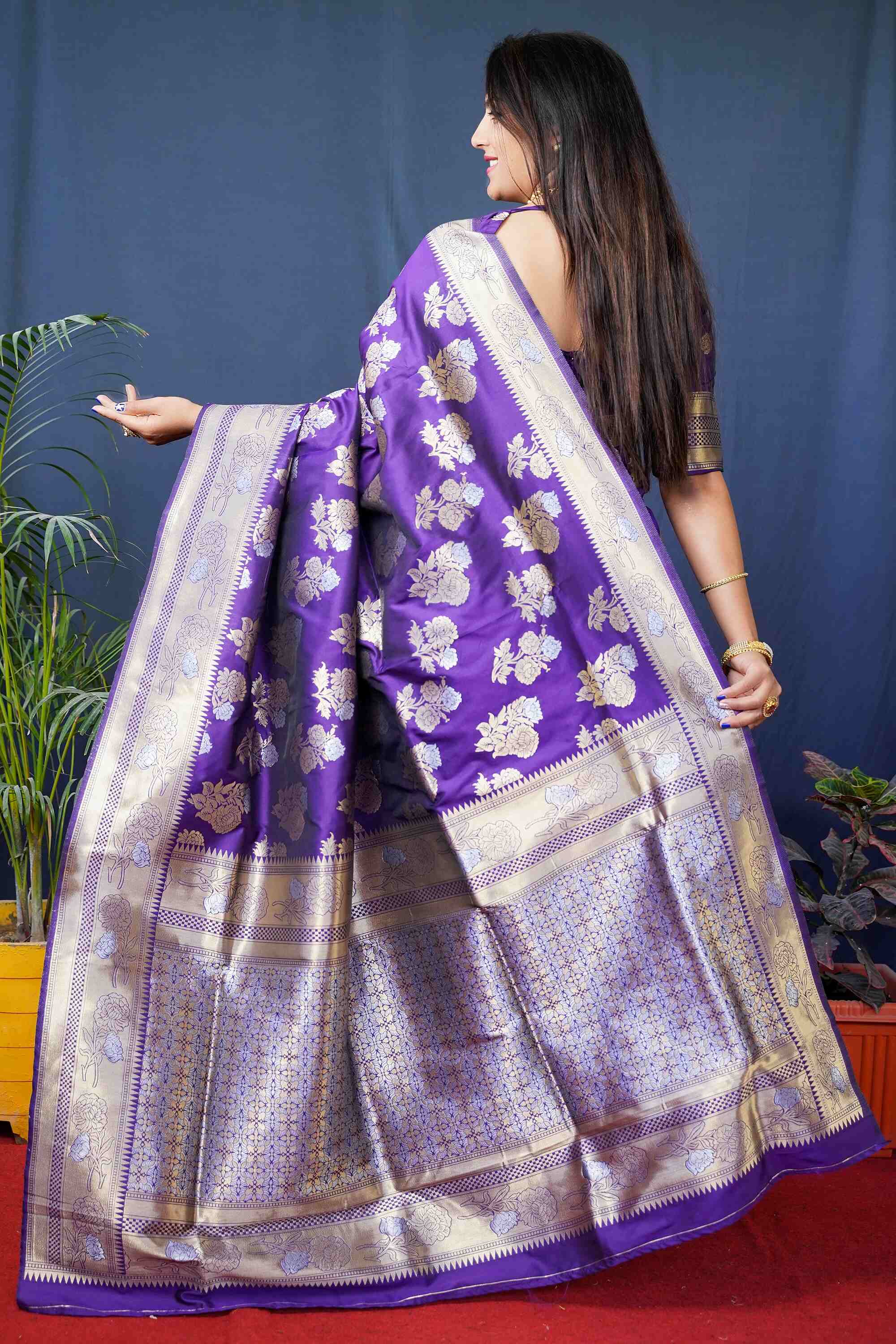 Royal Blue  Kanjivaram Silk Woven Zari Saree with Blouse Piece