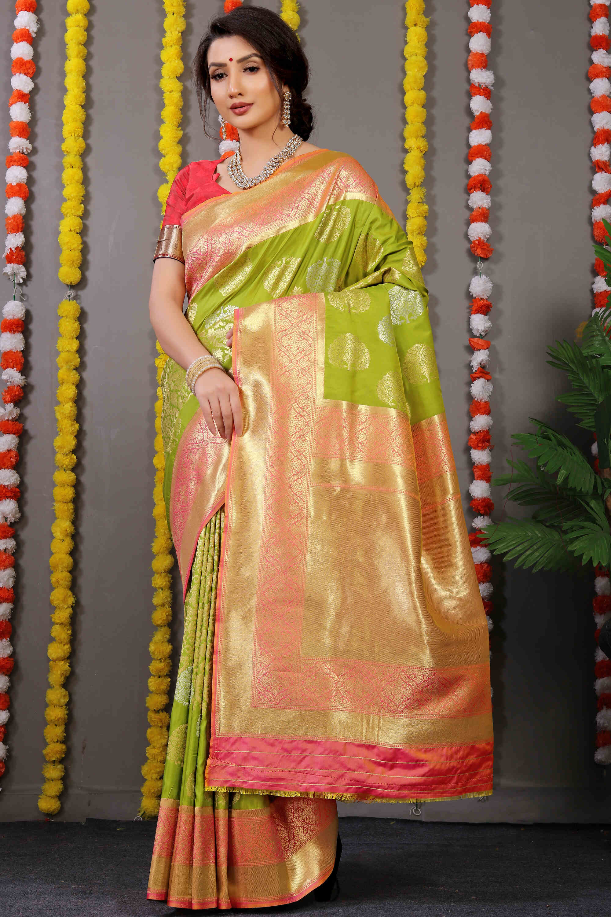 Green Soft Banarasi Silk Saree With  Blouse Piece