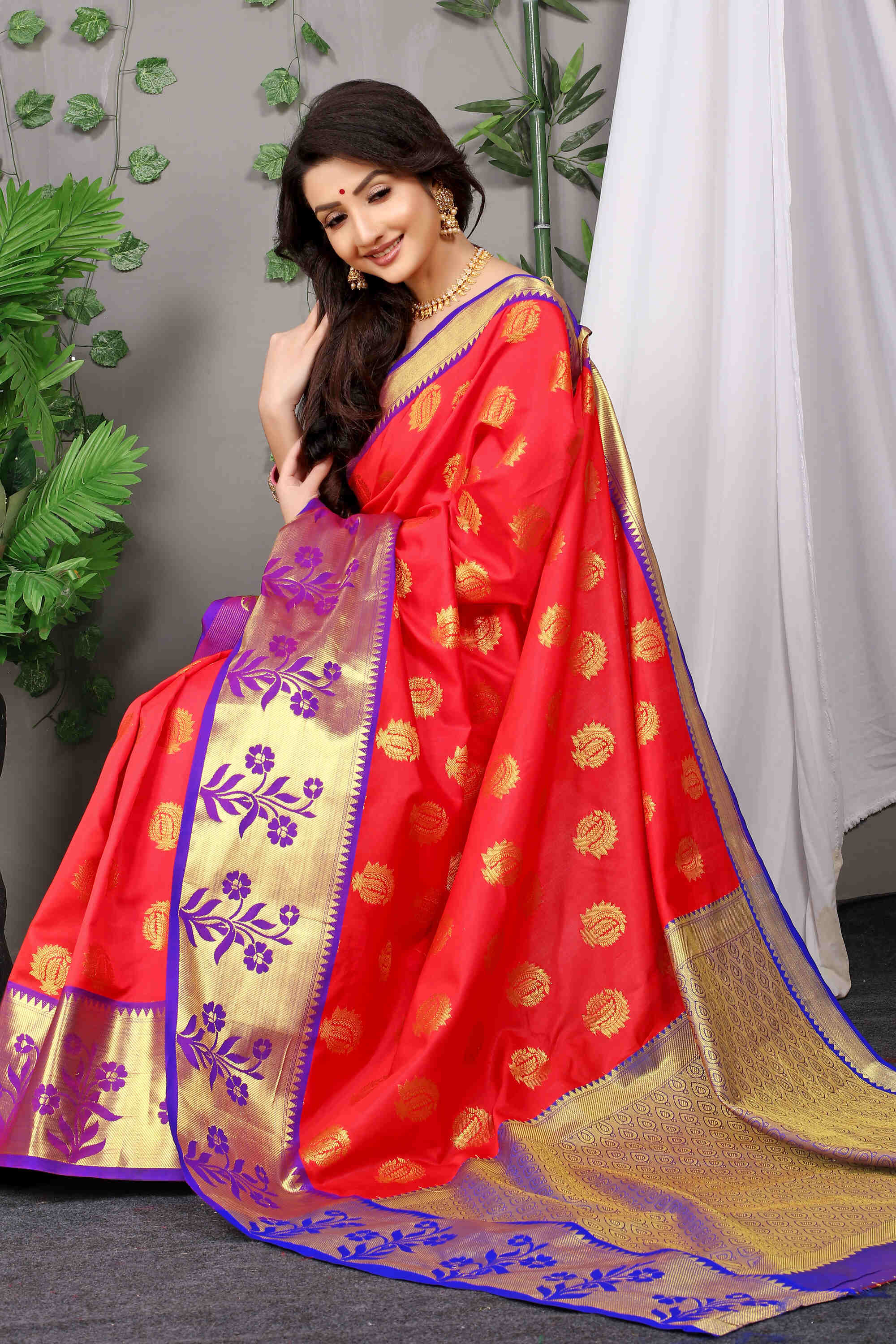 Red Soft Silk Saree With Blouse Piece